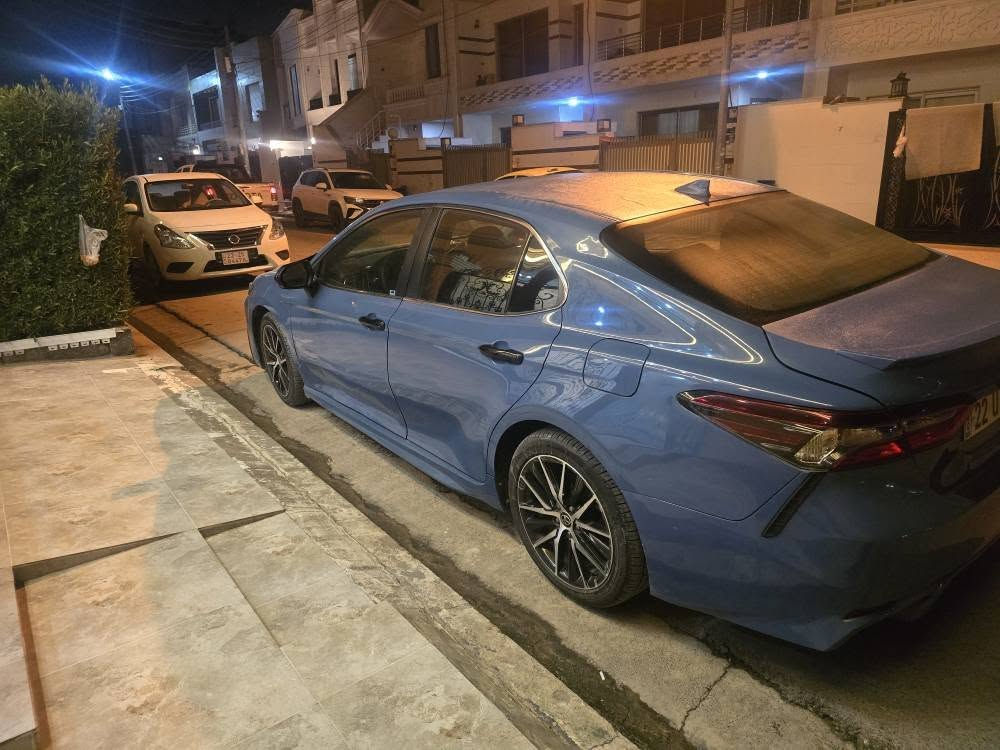 کامری  مۆدیڵ 2023   se  3پارچەو  کەمیک دەرگا بۆیاخە سەری شاسی کەمیکی هەیە   بەلام بۆیاخ نیە سەیارەیەکی تابڵی جوان  بێ مەسرەف  رەقەم شاسیم داناوە  ئرباگ تەنها سوکان  تەقیوە  بۆ زانیاری زیاتر *********** واتسئەپ  تەلەفون أربيل, العراق
