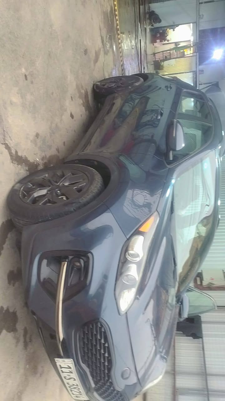 سلام عليكم كيا سبورتج موديل ٢٢ وارد أمريكي ماشيه ٣٨
بأسمي سياره فول مواصفات للأخير ماعد البصمه
بنوراما كشنات جلد تدفئه تبريد حادثه مرفق مع صور جاملغ بارد راجع وكاله وقبق جنطه صبغ على كلمت سبورتج فقط سياره جديده وبلعافيه على ياخذه عنواني بغداد الشعب السعر ١٧٧   ***********
