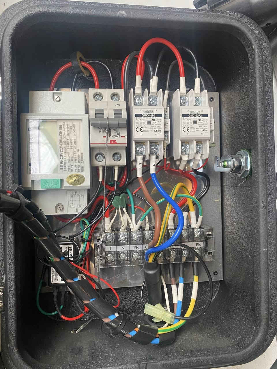 السلام عليكم عندي ٦ قطع شواحن سيارات كهربائية كوري اصلي باله الوحدة ٢٠٠ دولار


**إذا كنت صاحب هذا الإعلان وتريد حذفه لأي سبب، رجاءا أرسل رسالة إلى الدعم الفني**