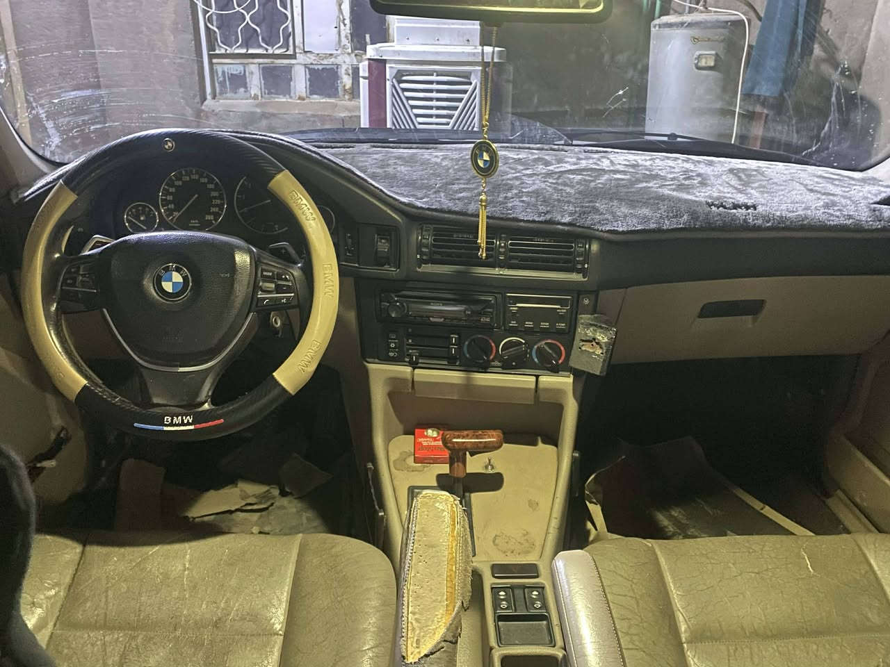 535  1991
عليهة مكينة 30دبل فانوس گير تبترونك مكينه وگير وضفيره وعقل سستم واحد حاويه 
1-تخم ويل وتاير 2سايز
2-تدفئة كشنات + تدفئه ربط فقط تربط جوينات 
3-مكينه حاويه تاخذ وصل المكينه وياهه بعده ممنتهي
4-سستم صوت خرافي 
5+سنترلوك حته قبق بانزين شغال
6-بردات ابواب خلفيه يدويه
7-تبريد ثلاجة القايش موجود بدلت مكينه ومشديته
8-كلشي بسياره شغال ممتوقف بيهه ولا اي شي وبلادي

منظومة تبريد كله جديد ويا المكينه بدلته رحت 3 مرات لاربيل مفتحت لا بنيد ولا وكفتني بمكان عد عيناك السياره من زاخو للبصره . سبب البيع يشهد عليه ربي محتاج فلوس شتريت بيت ومعتاز

السياره بأسم واحد طيب من اهل بغداد وعندي وكالة احولك ثاني يوم سنويه 2029 هزه سقطت شهر 12 
غرامات ماعليهه ولا دينار 

السعر ((73)) وبيهه مجال قليل للشراي اليعتني ويشوفهه
مكانهه نجف ***********
