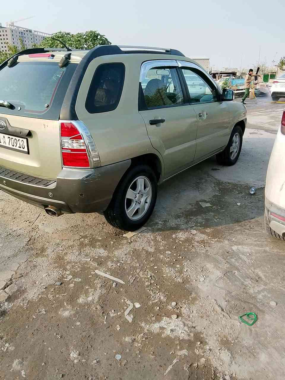 سلام عليكم كيه سبورتج موديل 6 وارد امريكي حادثة جاملغ خلفي مكاني بغداد الكرخ شارع حيفا جارده بسمي رقم بغداد انكليزي مكينه كير مكفولات تبريد ثلج حداديه حلوه مكينه 2000         *********** السعر 85بيها مجال
