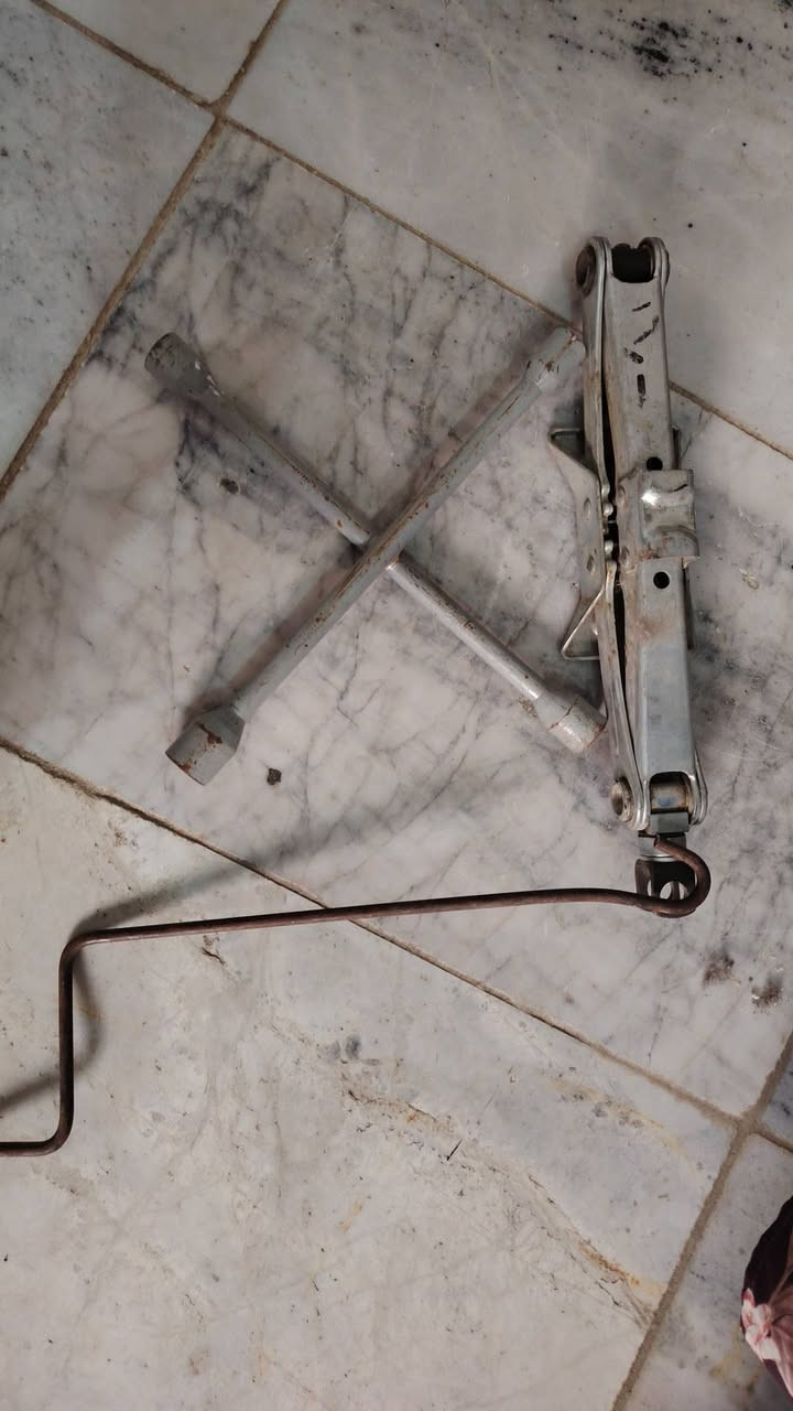 سلام عليكم
زوج تايرات نضاف

 الثالث بي رگع يرهم اسبير

جگ ➕ ويل سبانه ➕ يده

قيمهن بليرضي الله وتعال

مدينة الصدر الگياره
***********
