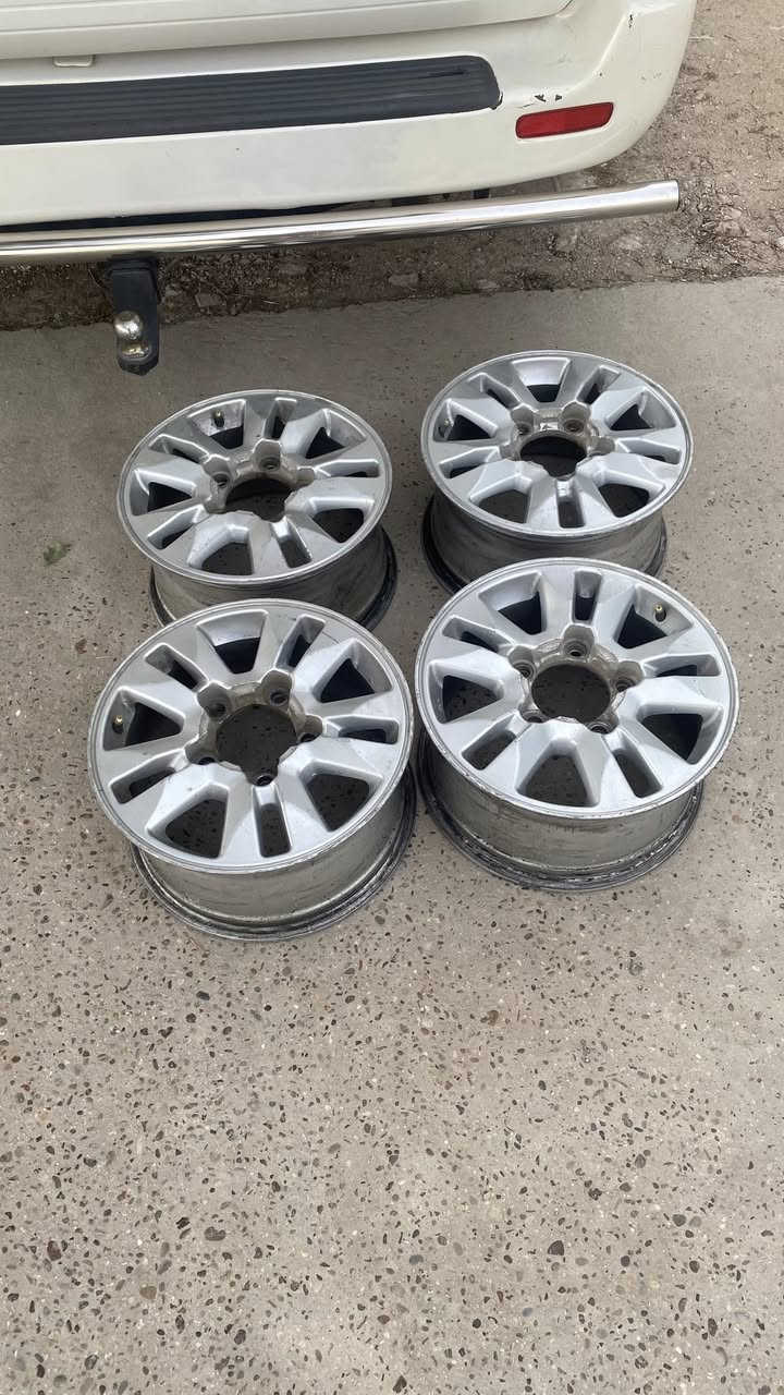 سلام عليكم ورحمة الله وبركاته اخواني الأعزاء عندي  ويل كب لاندكروز حجم 16 للبيع  بسعر 300000 الف دينار عراقي للي يفيده خلي يتصل أو يراسلني 
*********** موقهم في بغداد الزعفرانية
