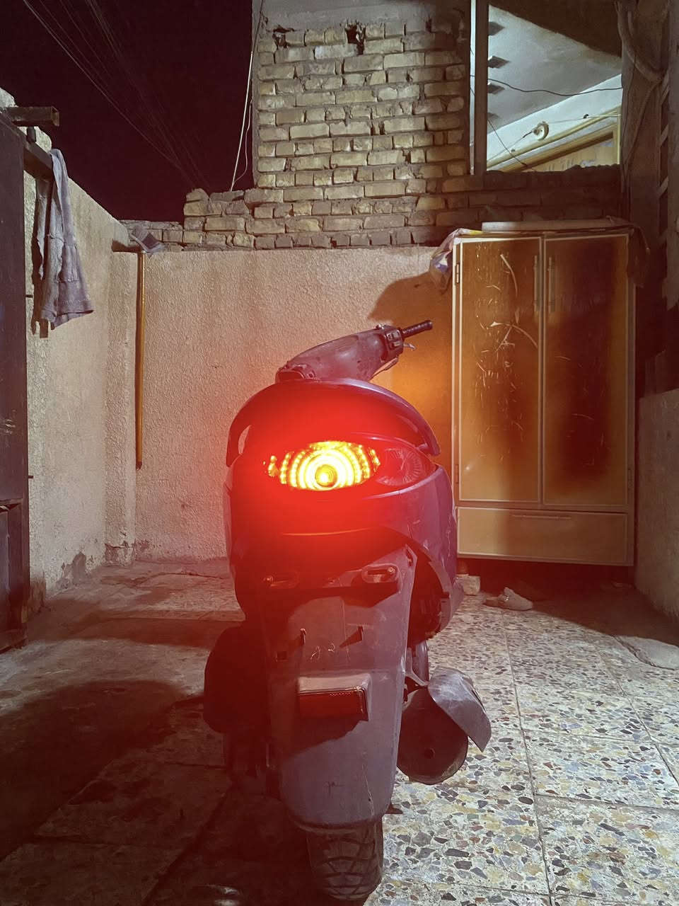 سلام عليكم دراجه بريز للبيع العنوان الشعب دراجه نضيفه السعر 450 بيها مجال قليل للاستفسار : ***********
