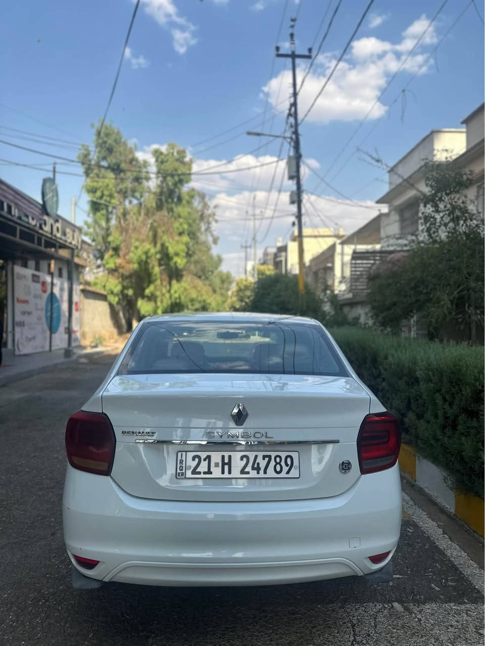 Renault Symbol 2017
ڕینۆی سیمبول ٢٠١٧ 
١٩٠ هەزار ڕۆشتوە 
گێر و مەکینە بەشەرت 
چوار تایەی تازەی خراوەتە سەر 
سەنەوی تا ٢٠٣٠ تازەیە بە ناوی خۆمانەوەیە 
هەموو شتێکی بە شەرت یەک دینار مەسرەفی تیا نیە 
بیکڕە و لێیخوڕە یەک شتی ناوێ 
هەر کە کڕیمان یەک مەکینەی لۆکمان خستە سەر
یانی هیچ مەسرەفێکی تیا نیە
٧٨ گەڵا و معامەلە ئەگەر موشتەریت تەلەفۆن کە..
بێ ناوگرتن ٥ پارچەی پێوەیە
*********** السليمانية, العراق
