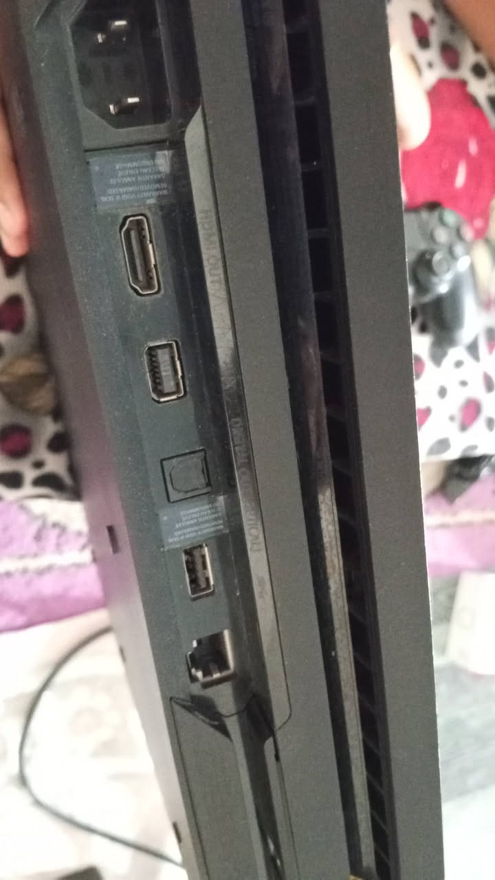 يا الله سلام عليكم شبابنه الطيبه 
عندي بلي 4 برو للبيع 

المساحه 1 تيرا
البلي ما مهكر
الملحقات 2 جويستك
يجي وياه يو بي إس هديه للطيبين لأكن يحتاجله بطاريه
الجهاز نضيف وأستخدامه كلش خفيف | السعر 375 وبيه مجال حك الجيه وتدللون هذا رقمي واتساب حتى انطيكم تفاصيل أكثر ( ***********) مكاني كربلاء حي الامامين
