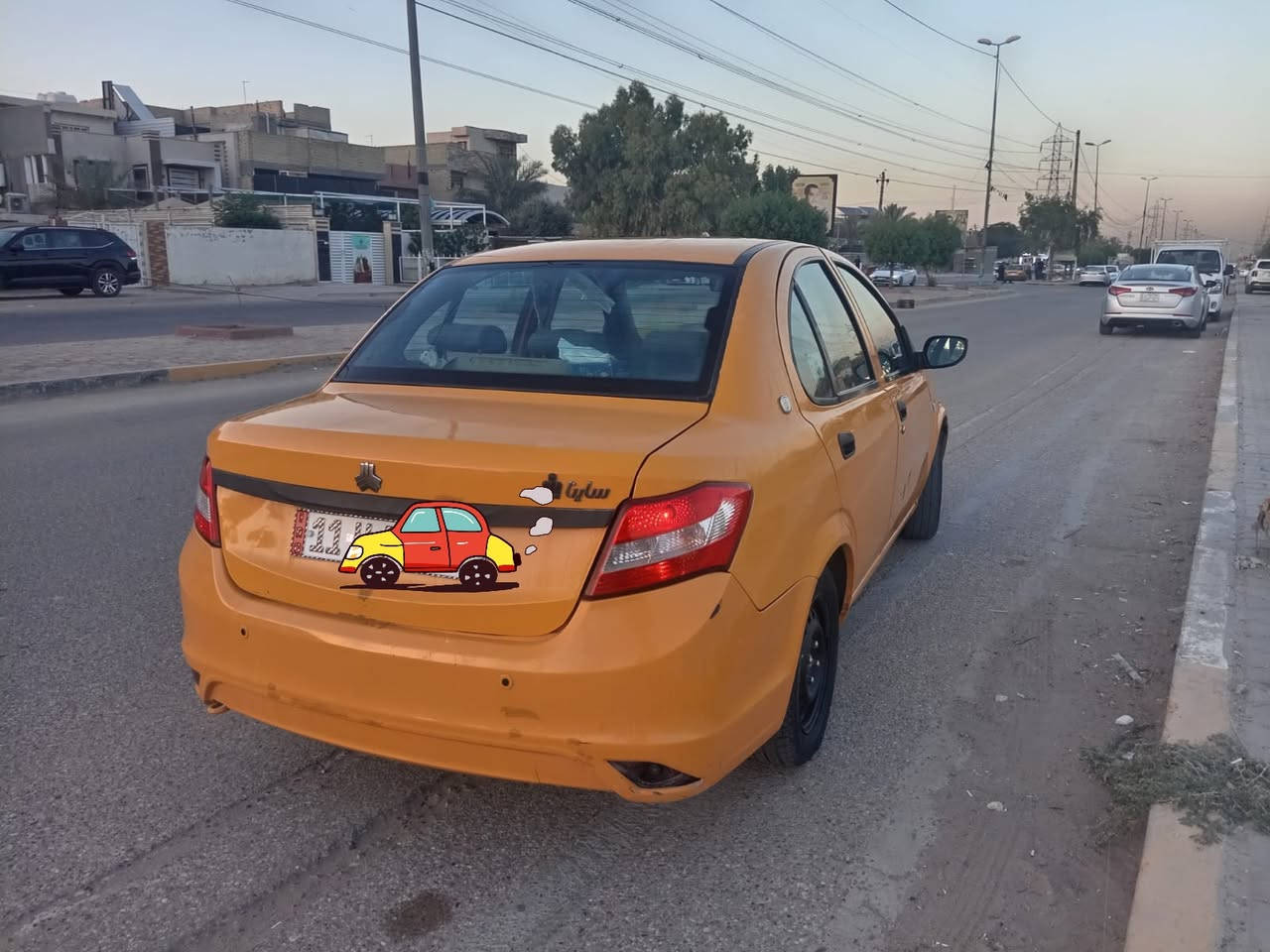 يا الله سلام عليكم سياره ساينا موديل 2019 للبيع بيها ضربه جاملغ وشويه من الباب جها السائق تبريد شغاله سنويه 2031 كير محرك خيره من الله السياره بسمي مكاني بغداد الغزاليه الهاتف ***********
