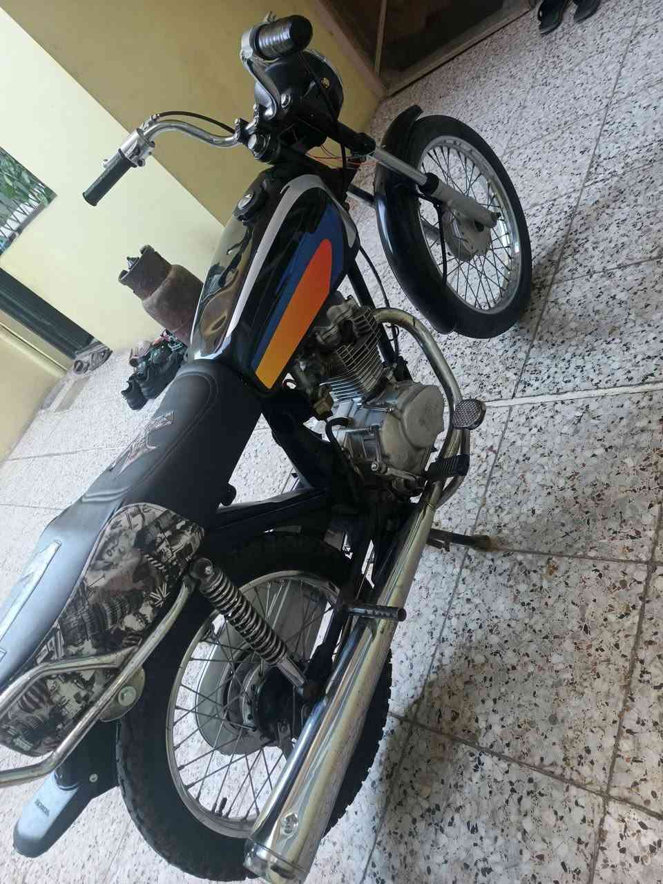 سلام عليكم اربعه كير للبيع مكينه نامه موديل 2021 بيه شلعه و معدل فول و شوته رياضيه و كشن رياضي و تانكي جديد و لايت شغال بس مارابطه و صلنصه شيرازي كاتم موديل 2011 مكينه خرسه مالها صوت الدراجه كلك سعره 350 و بيه مجال مكاني نجف حي العسكري


**إذا كنت صاحب هذا الإعلان وتريد حذفه لأي سبب، رجاءا أرسل رسالة إلى الدعم الفني**