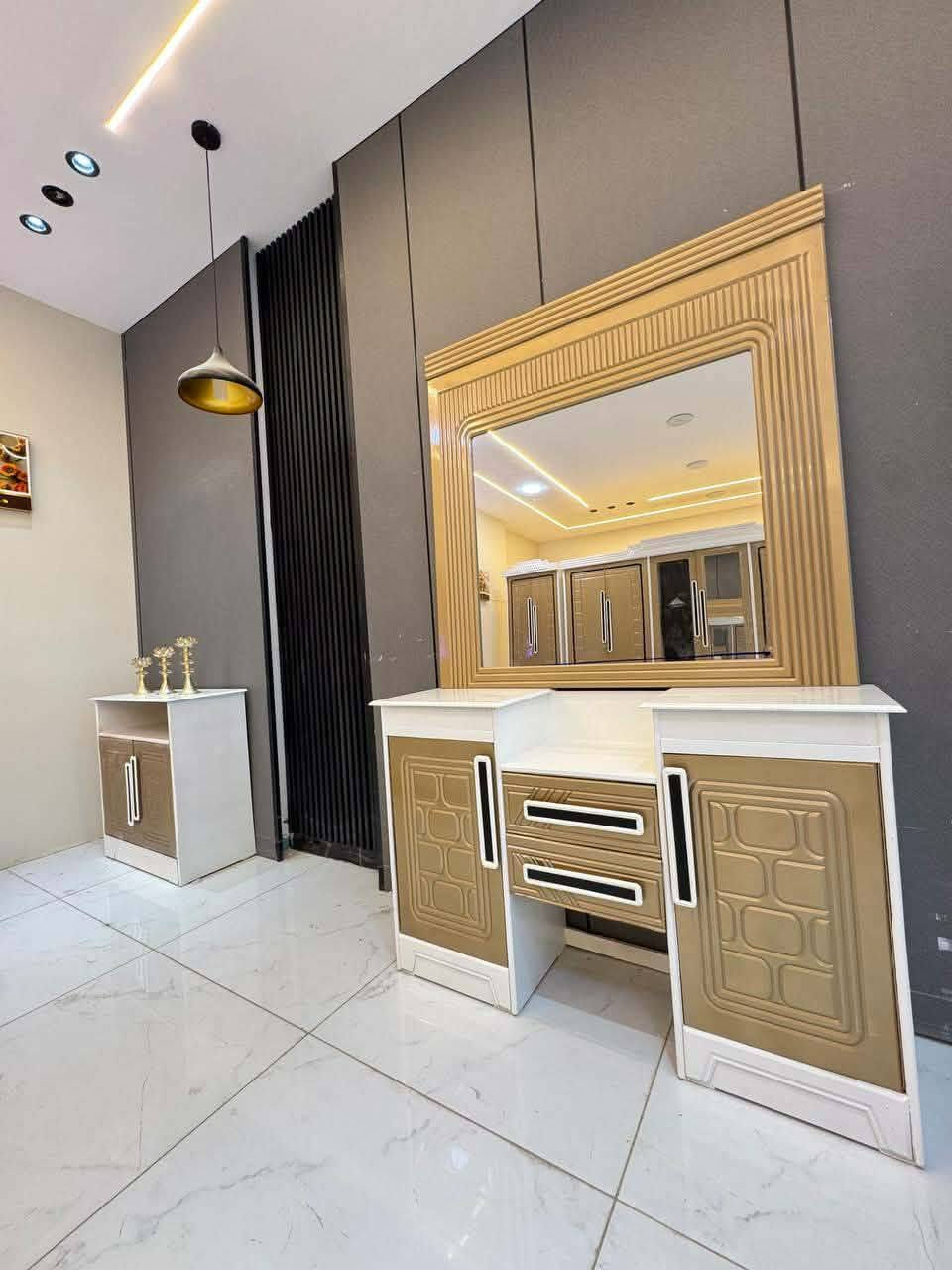 بسم الله
حصرياً موديل الثريه ⚜️
السعر( مليون و 50)  الف دينار فقط 😍
غرفه نجاره قتصاديه 🛌
متكونه من 7 قطع
الكنتور ارتفاع 240 طول 320
مع الزاويه مجموع الطول 4 امتار 
السمك الخارجي للغرفه 5 ملم انديف
والسمك الداخلي 3 ملم معاكس ابيض
سعر الشازلون الخزان 75 الف 
سعر الشازلون المقعد 50 الف 
الطابــــــــوریه25الف
متوفر توصيل وشد لكافة محافضات العراق 🇮🇶
الحجز خـــــــــــاص
G


**إذا كنت صاحب هذا الإعلان وتريد حذفه لأي سبب، رجاءا أرسل رسالة إلى الدعم الفني**