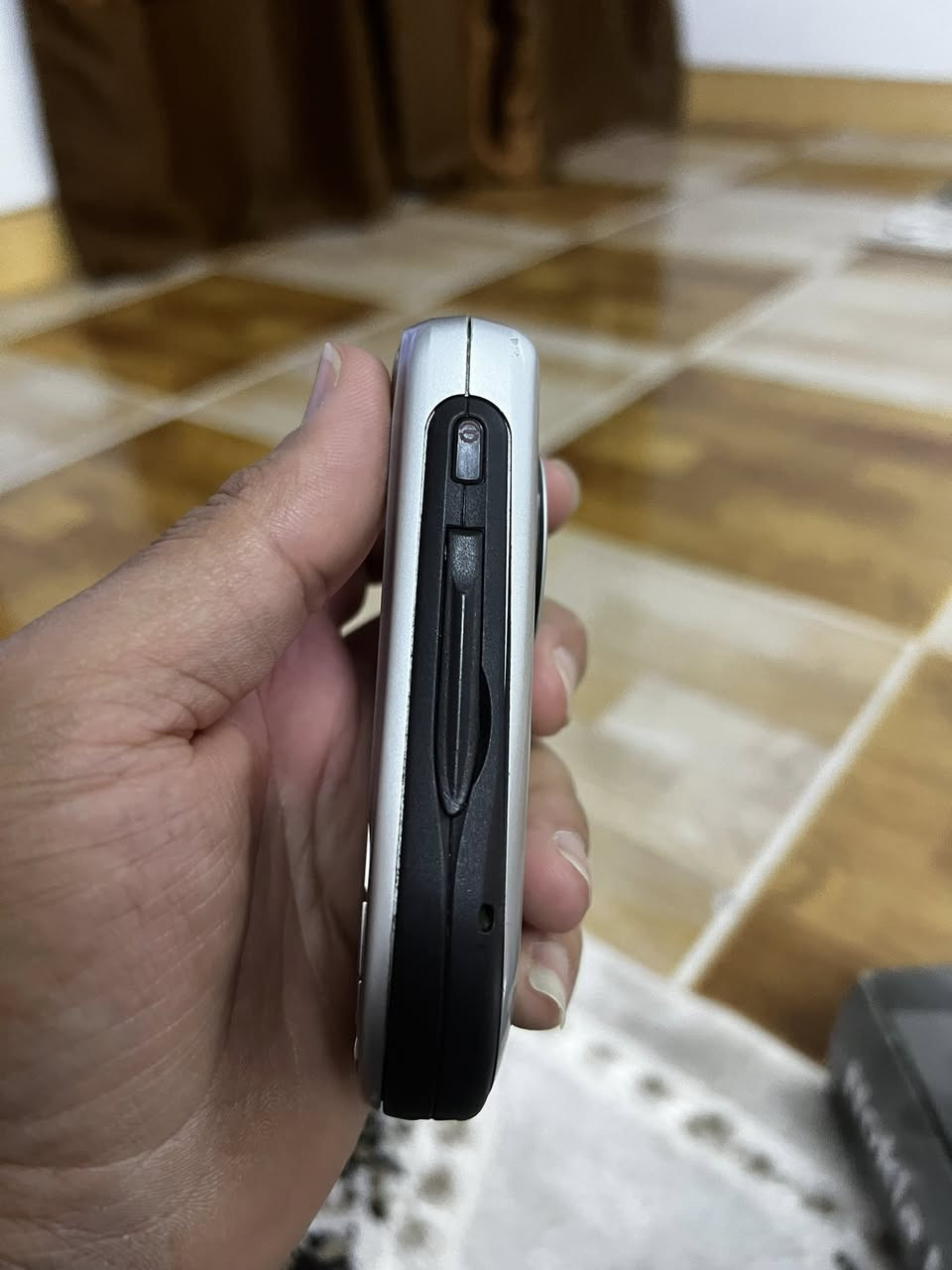 نوكيا همر نظيف شغال مابي عيب جهاز انكليزي يقرا سيم كارت و رسالة عربيه سعر ٧٠ الف


**إذا كنت صاحب هذا الإعلان وتريد حذفه لأي سبب، رجاءا أرسل رسالة إلى الدعم الفني**