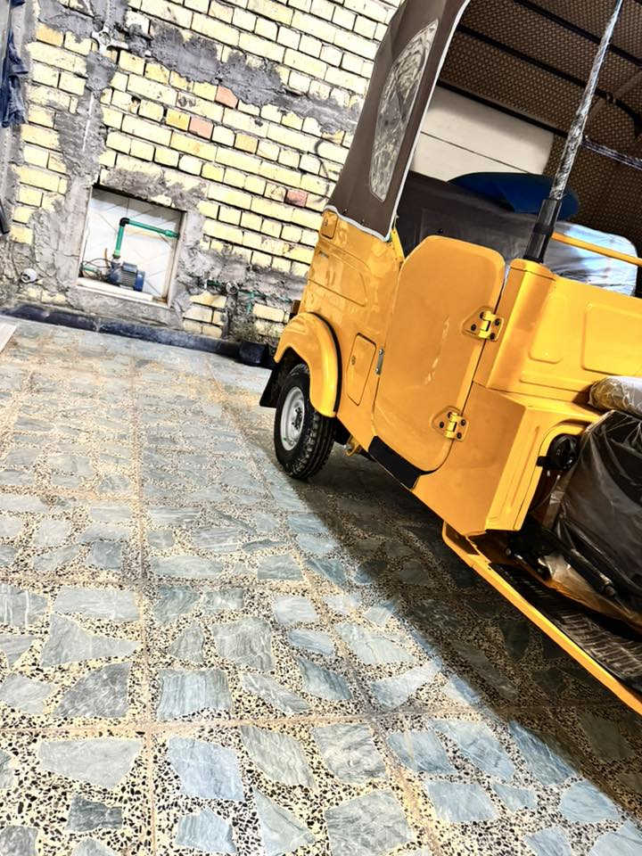 سلام عليكم تكتك للبيع موديل ٢٠٢١ لون واحد مكفول من كلشي مكينه مامفتوحه زيرو اترايه واحد على واحد فقط اكو مكانات بيهه تكحيل وبارد مكان بغداد مدينه الصدر استفسار اكثر 
***********
