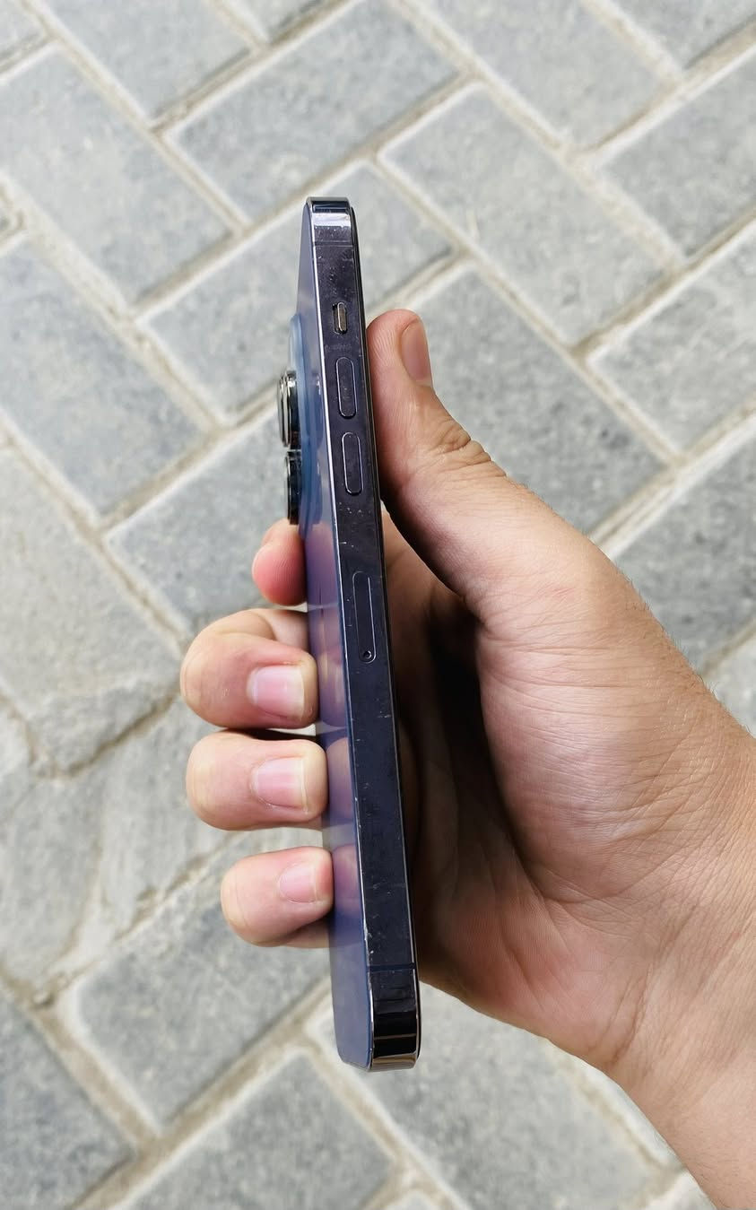 ايفون ١٤ برو ماكس مكفول دبل سيمكارت شراي يتفضل خاص او واتساب قيم بل يرضي الله سعره ٧٧٥ الف *********** مكاني بغداد
