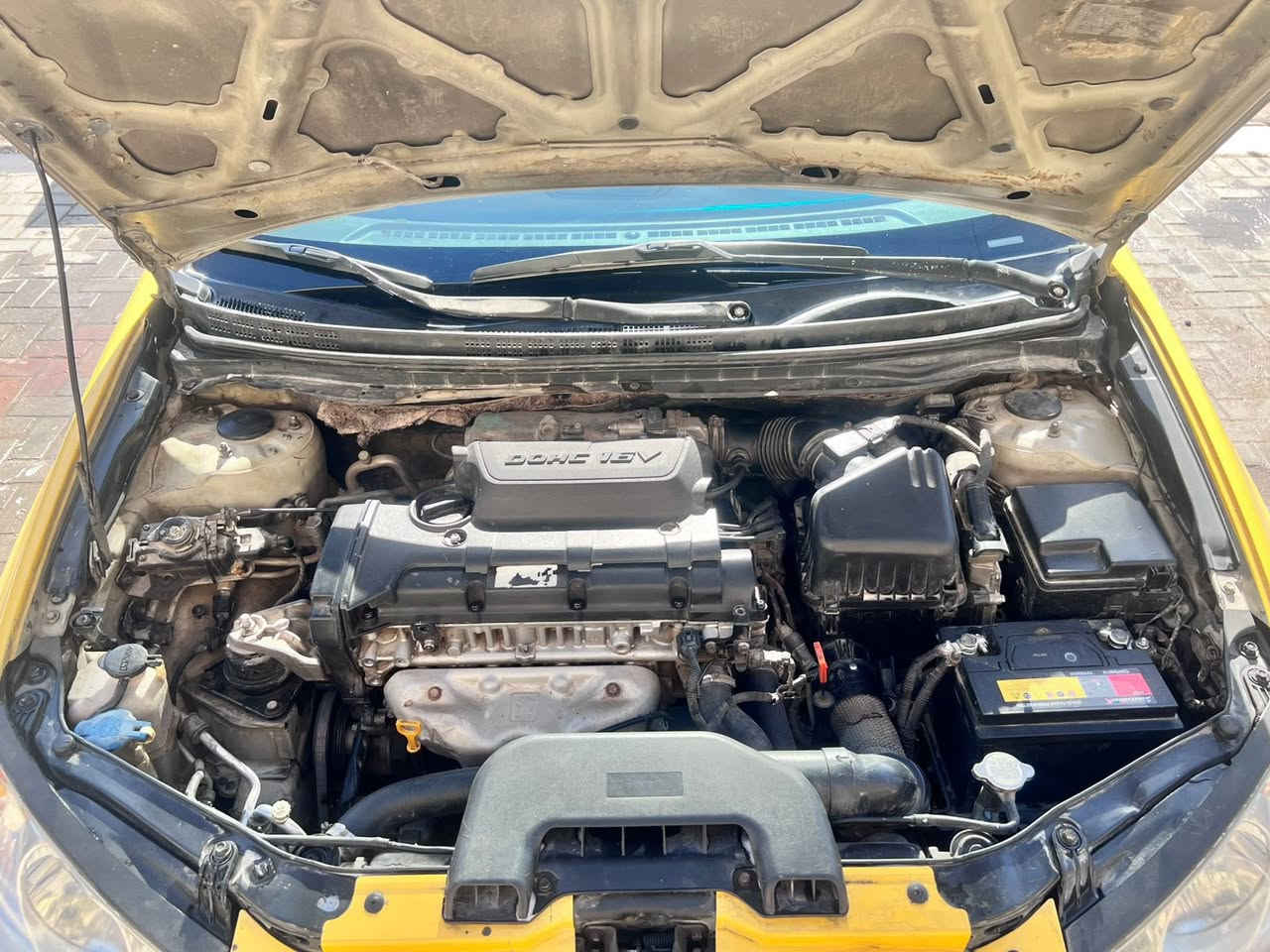 انترا موديل ١٠ سياره جديده وارد امريكي  مكينه ٢٠٠٠مصفره هيه وغرامات ثانيوم تحويل  مكان مدينه ***********
