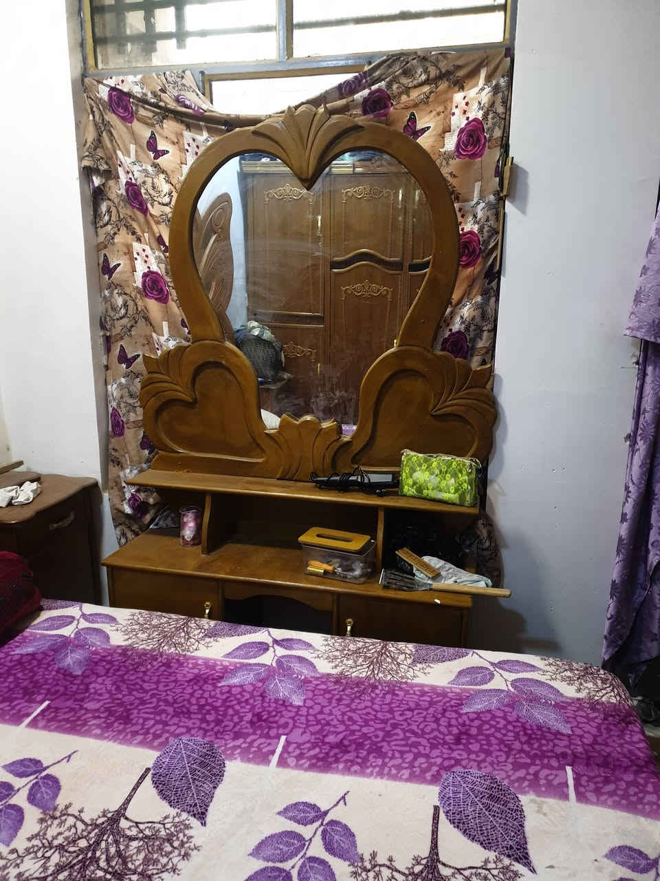 غرفت نوم البيع بعد معاها زاويه كنتوريه ما صوره غرفه مستعمله نضيفه البيع سعر 325 الف مكاني خطيب شارع خوله رقم التواصل ***********
