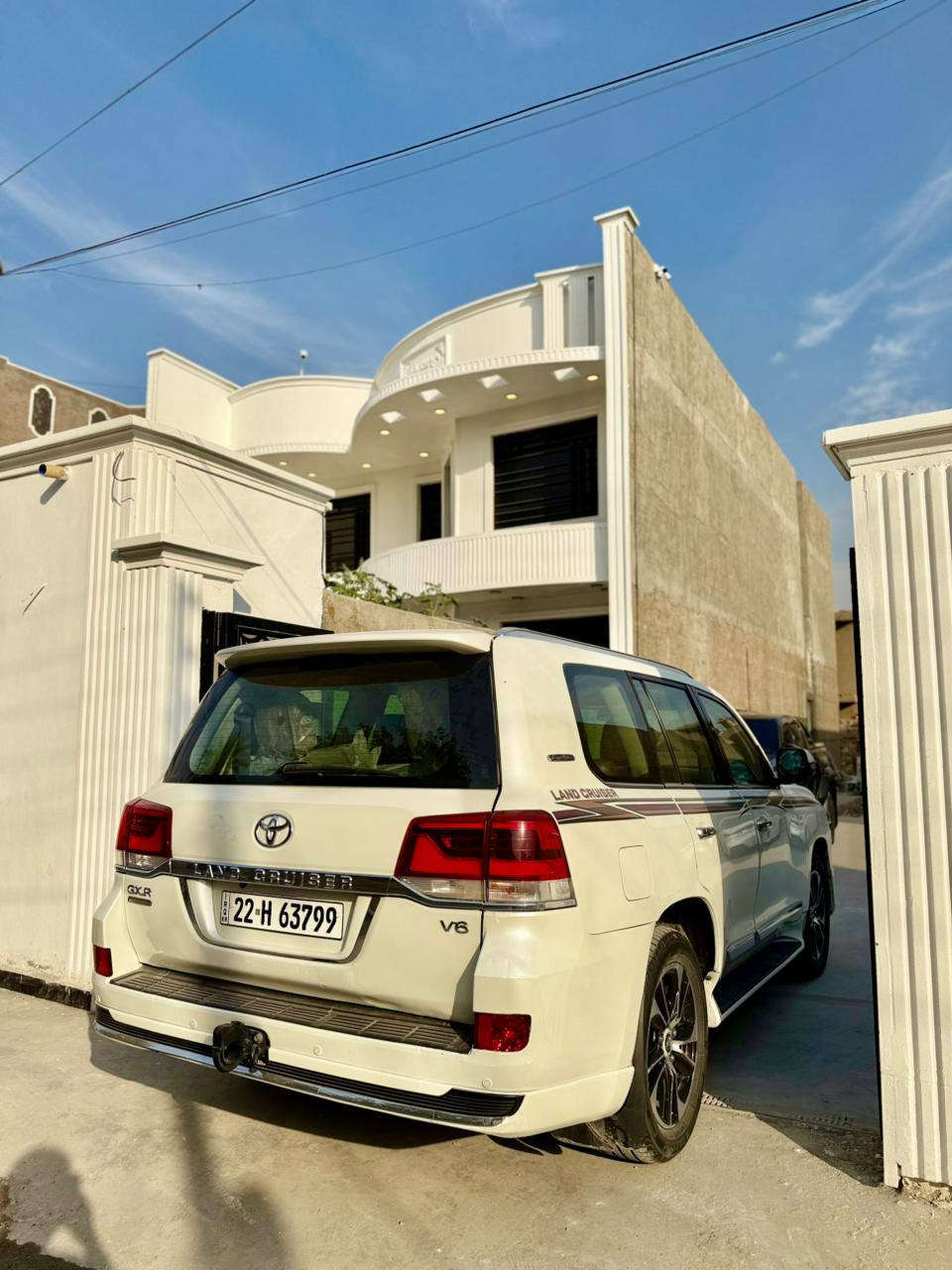 السلام عليكم لاندكروز ٢١بيه صبغ بابين رقم شمالي بسمي المكان بغداد الدوره***********
