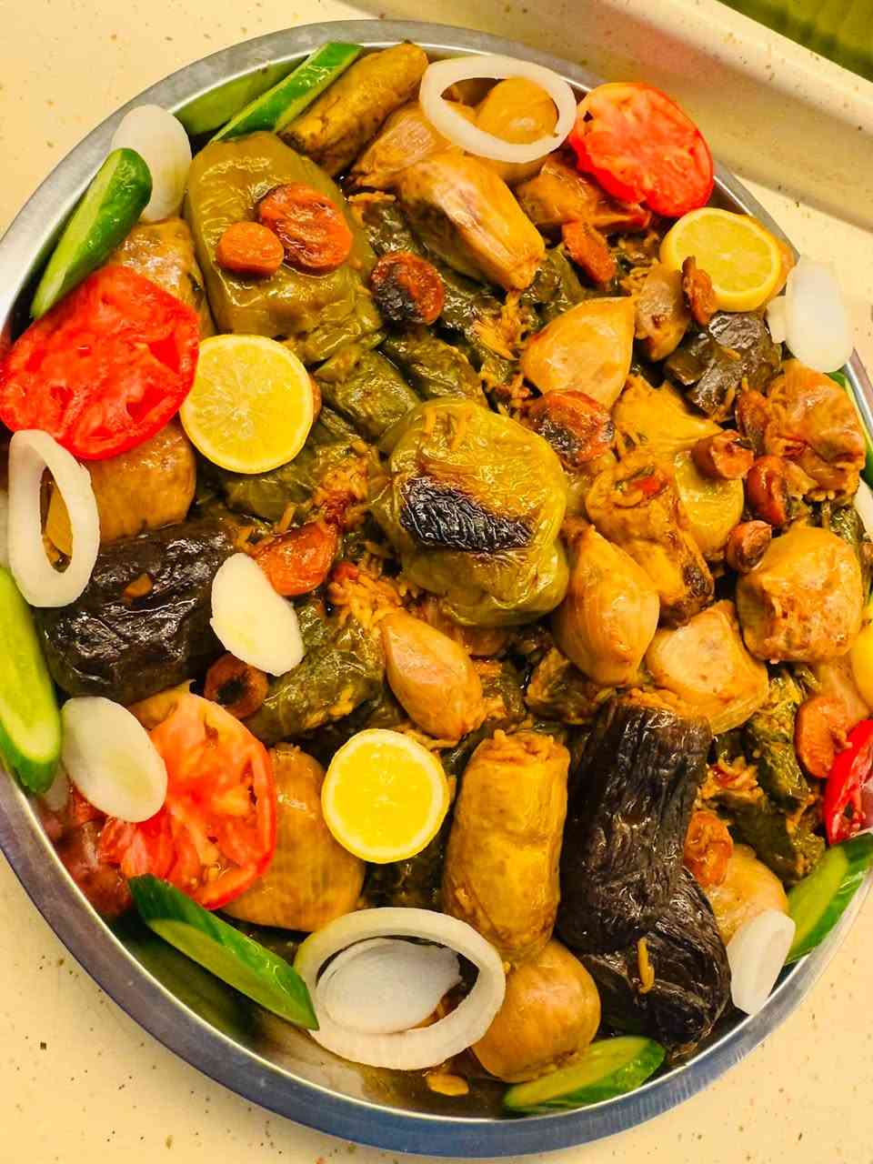مطبخ ام حبيب 👩🏻‍🍳
تجهيز طلبيات دولمه الف عافيه 
متوفر خدمه توصيل 🚚 
رقم الحجز ***********
