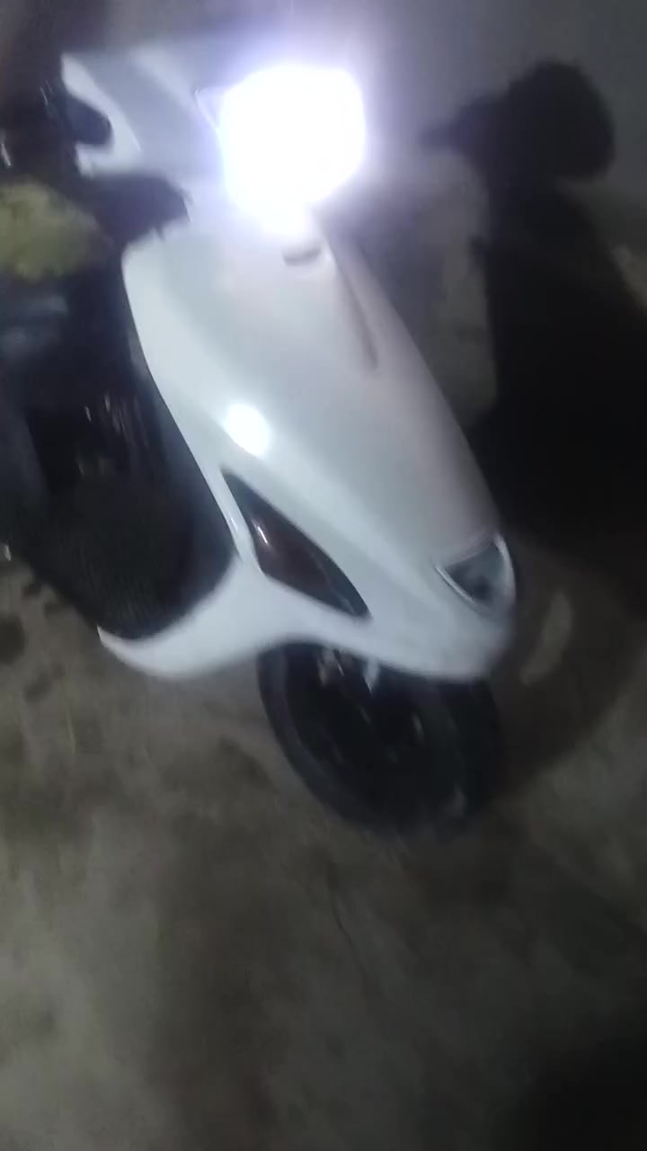 سلام عليكم دراجه للبيع فراشه سعر170وبيه مجال ملاحضه دراجه مساع مشيت بيه وكض عندي تاير لوراء وماعرف شنو بيه المكينه تشتغل كلشي مابيه بس تاير كض عندي ناس دكلي لقايش خرب ابيع كومت حديد المكينه مثل ماموضحا بل فيديو المكينه مابيه شي شغاله نكرا المكان البصره قضاء القرنه *********** كهرباياته شغاله سلف عوزه واير ودكمه فقط
