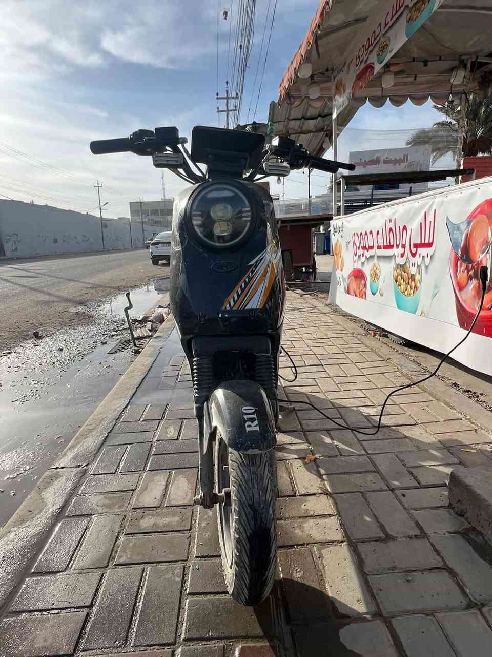 دراجه شحن R10 جديده كامله من كلشي 5بطاريات كلش حلوه
السعر ٣٥٠
***********
