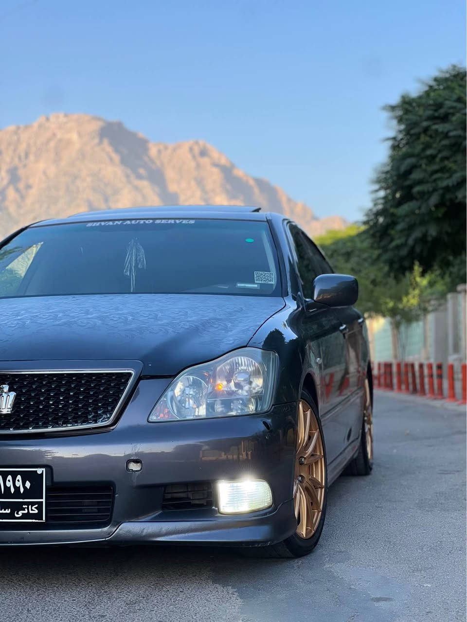 سەرەتا بە ناوی خوا 
شاهینە ١٨٤ مووس  
ڕەنگی نەوتی
سێ دوگمەی جڵدو هیتەروسڵاید  ی ساج سوور
ساڵانسۆی سپۆرت سەوتێکی تایبەتو خۆش 
بەگلایتی لێگزز
چوار تایەی لۆک لۆک
چواری ویلی ڕەیسینگی تایبەتو لۆکی لەسەرە
مەجموعەی لێگزز سوکانی وەک بیلاد وایە
دیناریک مەسروفی تیانییە هەمو گیانی بەشەرت 
گێڕو مەکینەی لۆک لۆکی لەسەرە مانگێکە خراوەتە سەری 
سەیارەکە تا بڵێی نەرمو خۆشە و  تایبەتو بە قووەتە 
سعری خوار هەموو بازاڕ بە تەحەداوە پارەی براوە یەکە 
٦٧ گەڵاو مەجالیشی تیایە
*********** ژم
بەس جوابی تەلەفۆن ئەدەمەوە  لە خزمەتانام دخان, السليمانية
