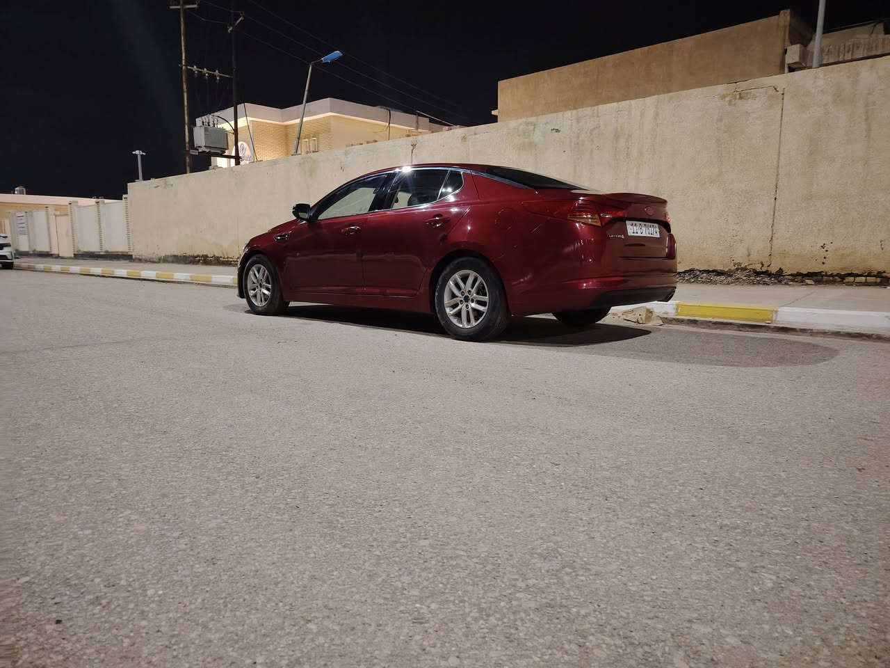 السلام عليكم ابتيمه موديل 2012
خلجي مكينه وكير خير من الله

تبريد ثلج

سياره نص فول

تحكم ستيرن

شفتات 

مثبت سرعه 

خمس تجاوي

سونار مرفوق بلمنشور صبغ باب سايق ومخاوين وياه شويه من باب العبري

سياره بسمي شخصيا رقم بغداد 

سعر ١١٥ وبيه مجال قليل

مكاني ذي قار الغراف 

 للستفسار ***********
