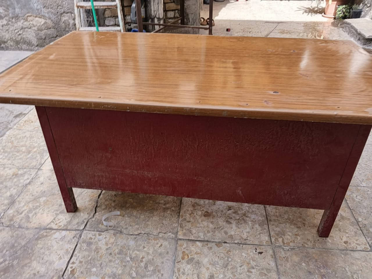 السلام عليكم اغرض محل ميز حديد وجامخانه عرض ورفوف حديد وبسعر مناسب العنوان مدينه الصدر منطقة الحميديه ***********
