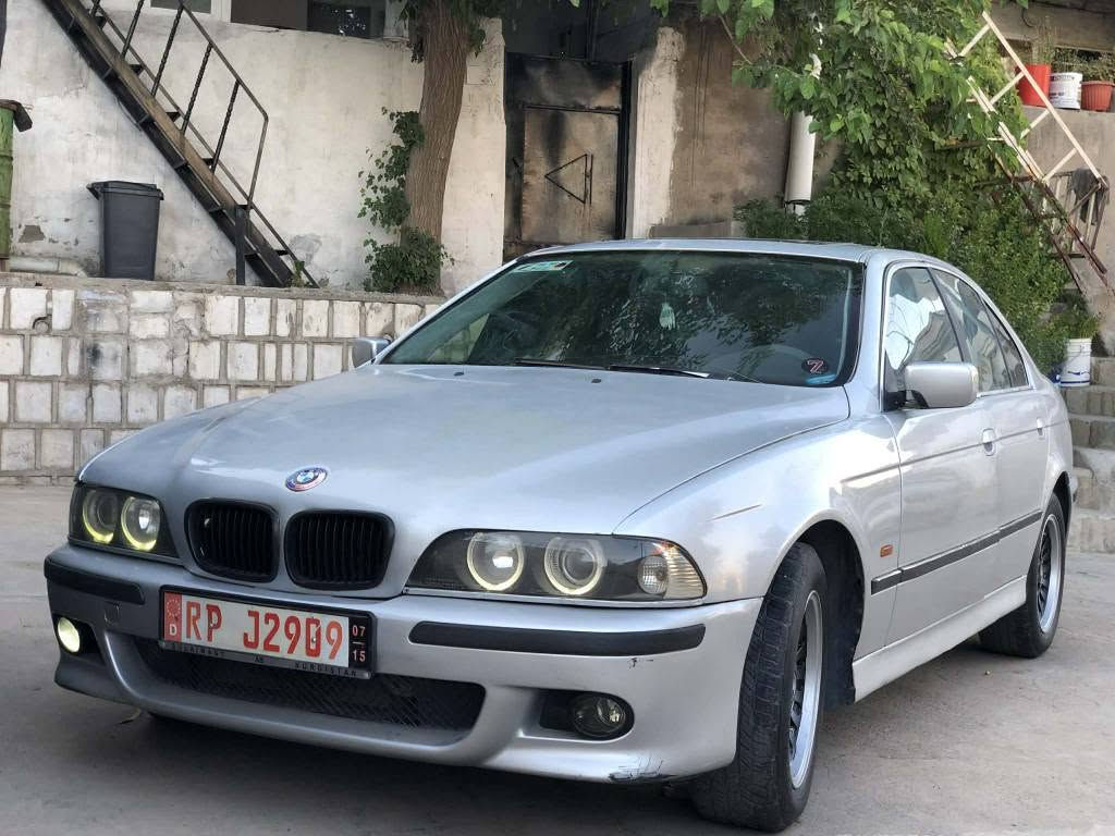 بەناوی خوای گەورە 
 Bmw e39  528i ✈️

 دەبڵ دیجیتاڵ گێڕ عادی تەبریت سارد ❄️ گەرم 🔥 
مۆدێل ٢٠٠٠ بێ دەعم و لێدراو  
 جوارجام کارەبا  و ئۆتۆ 
ئاوینە و سنوق کارەبا  
سیستەم سماعە و ئیمپیفایر  
کوشن هیتەر  
شاشە ئایپاد 
ناو رەساسی  
ناو دەری زۆر جوانە✅
ئارمی هەولێرە  بە شەرت نای دەم  
 لە سلێمانیم   قەرز وقیست و مدەم نیە 
***********  viber&wats app السليمانية, العراق
