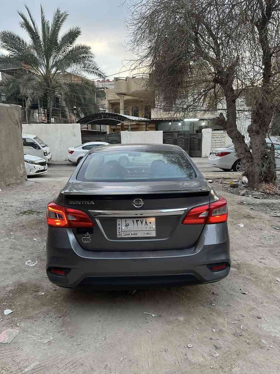 السلام عليكم
نيسان سنترا 
موديل 2018 
مواصفات S 
شاشه وكامره وحساس ورادار 
تخم تاير وباتري جديد 
كير ومحرك بحاله جيده جدا 
الصدر تعبان نص عمر 
حادثها جاملغ وبنيد وشويه باب السايق 
مكانها بغداد الاعظميه 
سعرها 95 ورقه وبي مجال للشراي 
للاستفسار :***********
