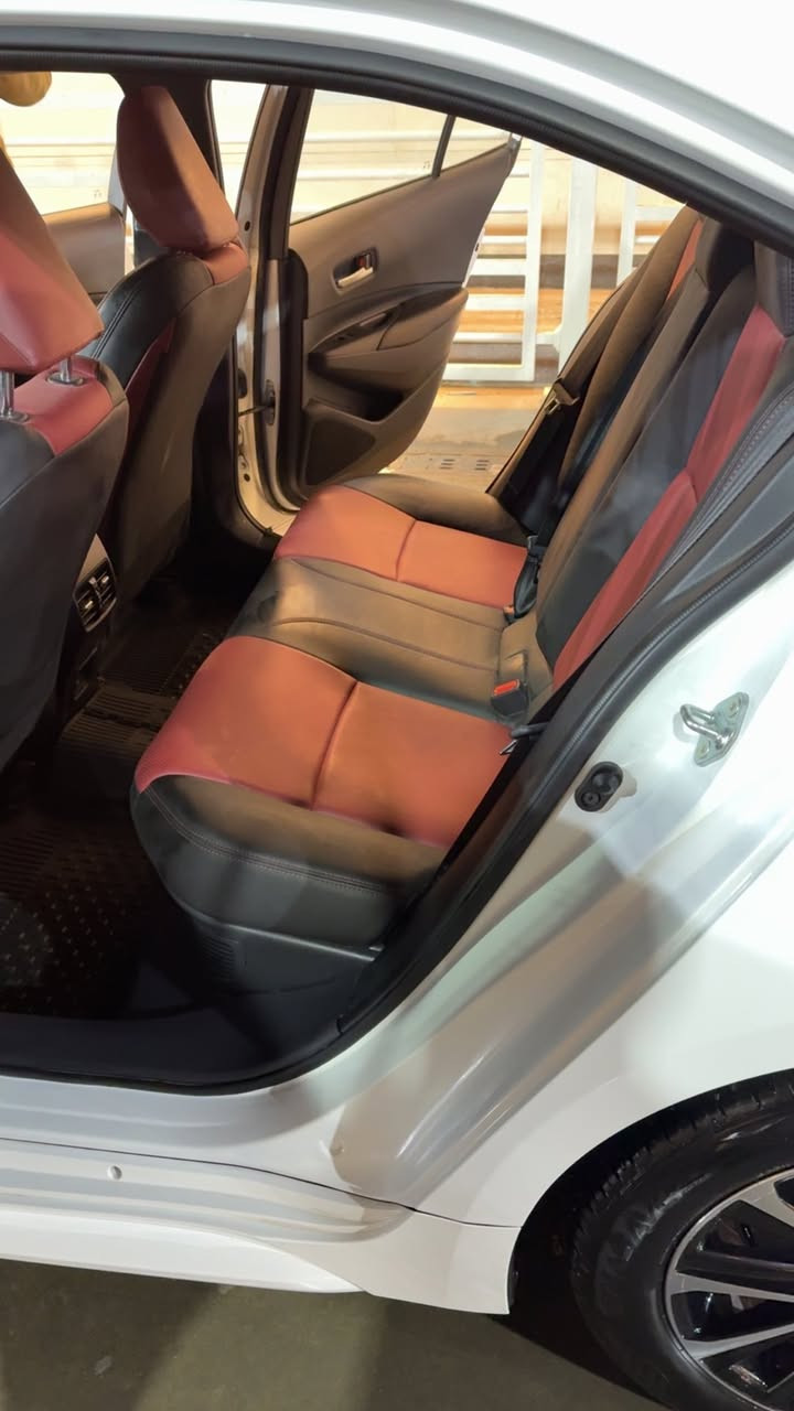 سلام عليكم كورلا هايبرد موديل 2024 ماشية 38 الف كيلو مكفولة من الشخط والحادث والبارد سيارة خير من الله 
فول فتحة سقف كشن جلد  داخل لونين 
السعر 21 مليون دينار عراقي قفل غير قابل للتفاوض 
للتواصل *********** ماسجنر ما ارد والسعر نهائي رقم بغداد مكان السيارة بغداد
