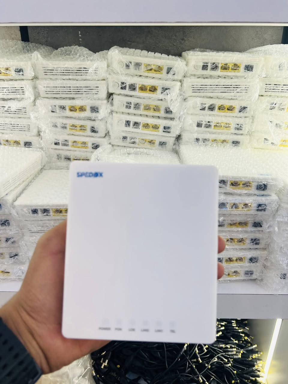 🚀 ONU 8120C 1G | جديد بدون كارتون 🚀
🔥 موديل عملي ومطلوب بقوة لشبكات الـ FTTH
✅ يدعم تقنية XPON
✅ منافذ 1GE + 1FE + 1VOIP (UPC)
✅ أداء ثابت وسرعة عالية
✅ متوافق مع أغلب المقاسم والشبكات
✅ جاهز للتركيب والتشغيل مباشرة

💯 خيار ممتاز لأصحاب المشاريع والفنيين ومجهزي خدمة الإنترنت

📦 متوفر بكميات محدودة
🚚 توصيل إلى بغداد وجميع المحافظات

📞 للحجز والاستفسار:
***********

⚡ الجودة التي تبحث عنها… والأداء الذي تعتمد عليه ⚡
