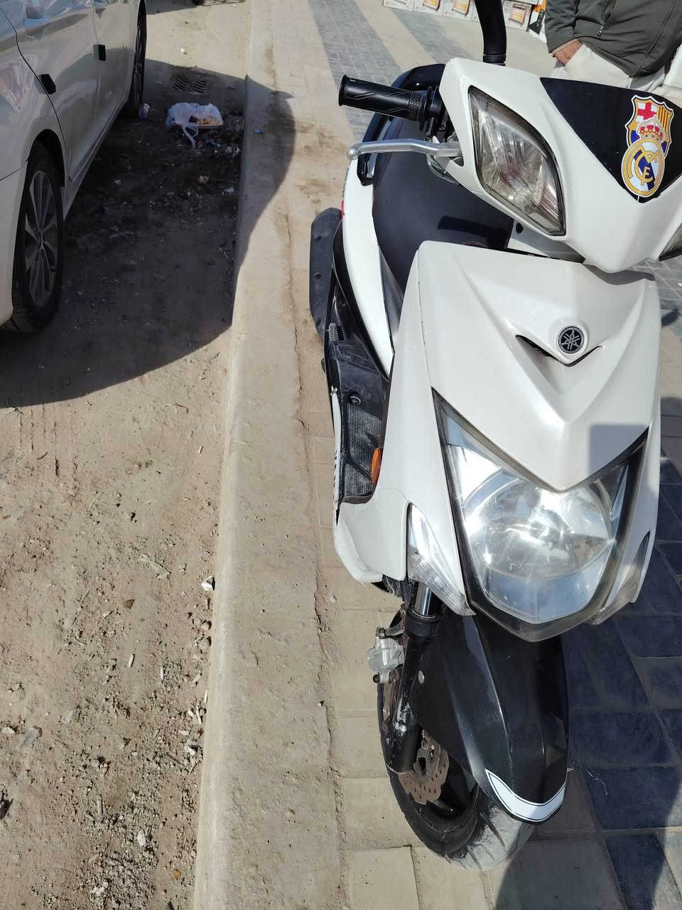 دراجه سكنس لد حديث كوري دراجه جديده ونضيفه ومامحتاجه برغي كامله من كلشي ومحرك بلادي كهربائيات كلهه شغاله دراجه متصرف عليه الف رايده مليون و١٠٠ وبيه مجال قليل تفاصيل واتساب *********** مكاني بغداد ناحيه الرشيد
