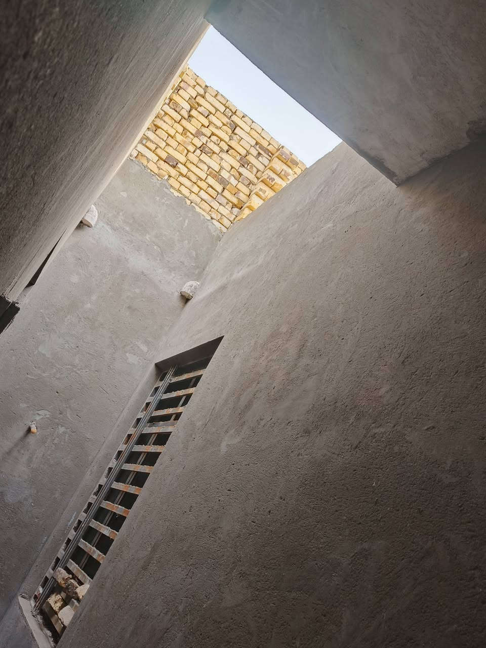 خلفه لبخ ومخمر وطلس
***********

