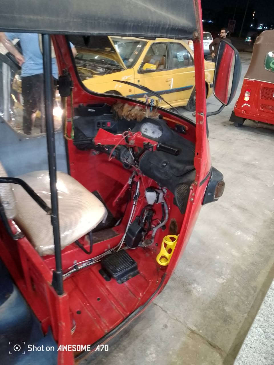 السلام عليكم تكتك للبيع موديل 21 شهر 11 محور تي في اس تكتك خير من الله كهربائيات كله شغال تكتك مال شغل رقمه سنويه تحويل ثاني يوم تخم تاير جواهر جادر جديد دوشمه جديده مقفوله من الاخياس والاستفسار اكثر دق على هذا الرقم ***********
