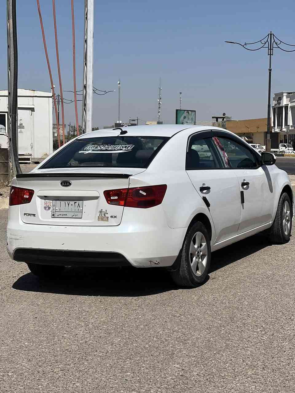 فورت لبيع موديل ٢٠١٢ سياره خليجيه بيها قطعه وحده ودوسات مكينه وكير حداديه تبريد كله جديد سعر ١٠٠ بيها مجال شراي يتصل ***********
