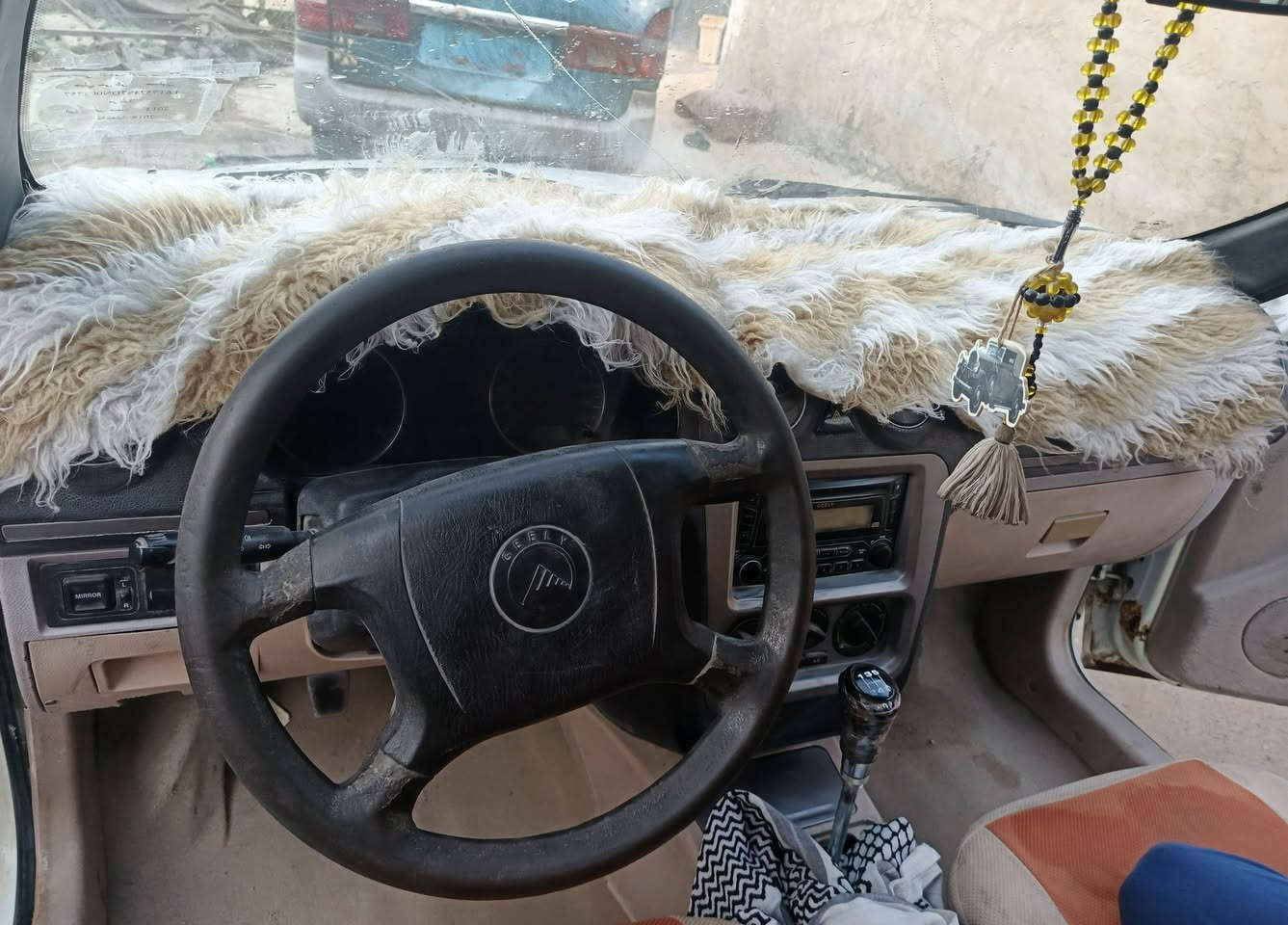 السلام عليكم سيكا للبيع موديل 2013 جير جديد سياره مقفوله من ضربه ما فيها رقمها نجف سعرها 20 وبيها مجال العنوان نجف رقم الهاتف***********
