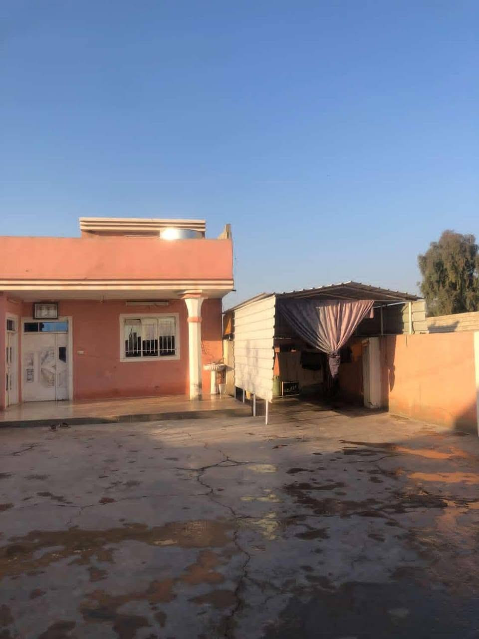 بيت للبيع في بادوش تل الريس المساحه ٢٠٠٠ متر مع البناء يحتوي على ٣ غرف نوم استقبال ٤ب٧ مطبخ ٤ب٥ حديقة ١٢ب٧ بئر ماء مع غطاس مع خط ماء وكهرباء


**إذا كنت صاحب هذا الإعلان وتريد حذفه لأي سبب، رجاءا أرسل رسالة إلى الدعم الفني**