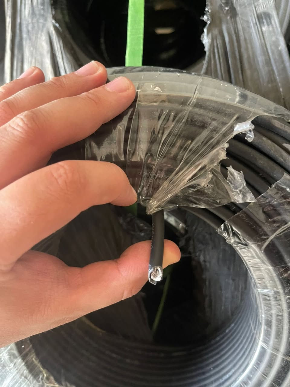 کوردی - عربی
کێبلی(Dc) تاقەشەمسی بە جۆرەکانی 
٦*١ م⚡️
٤*١ م⚡️
٤*٢م⚡️
 ( فوول نحاس)
بەرگری بەرامبەر تیشکی سەروبنەوشەی هەیە♻️
بەرگری زۆر بەرامبەر بە (گڕ) هەیە✅🔥
-بەرگری زۆری بەرامبەر پلەی گەرمی نزم و بەرز هەیە💯

بۆ زانیاری زیاتر سەردانمان بکەن یاخود پەیوەندی بکەن 
☎️ *********** - *********** watspp
—————————————————————
كابل تيار مستمر من النوع الشمسي
6 × 1 متر ⚡️
4 × 1 متر ⚡️
4 × 2 متر ⚡️
(نحاس كامل)
مقاوم للأشعة فوق البنفسجية ♻️
مقاوم جدًا للحريق ✅🔥
- مقاومة عالية لدرجات الحرارة المنخفضة والعالية 💯

تفضلوا بزيارتنا أو تواصلوا معنا لمزيد من المعلومات
☎️ *********** - *********** واتساب
