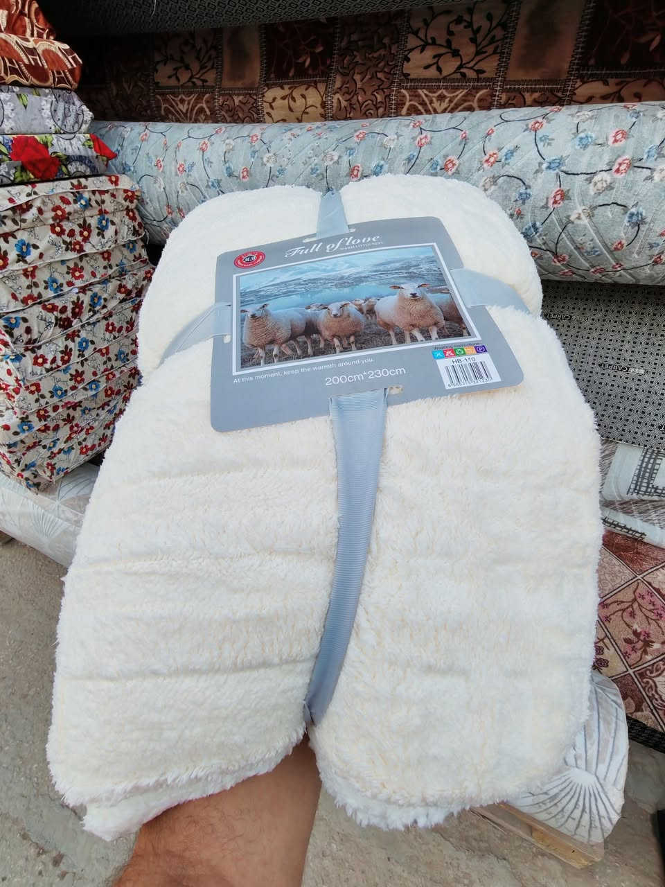 #رشيقة_للمفروشات
توفر لدينا 
🛑 غطوة نقشة بوهيمي الگفة فرو نفرين القياس 200*230 سم 

التوصيل 🎈 مجاني 🎈 داخل ناحية العباسية  🚚
يوجد توصيل كافة محافظات العراق 
للحجز : يرجى ارسال رقم هاتف و عنوانكم كامل 
مجمع رشيقة للمواد المنزلية
للحجز والاستفسار مراسلة الرقم وات ساب 
*********** 
العنوان النجف الاشرف - ناحيه العباسية - الشارع المؤدي لمأكولات ضمير  نهايتة على الجانب الايسر -قرب روضة الياسمين
