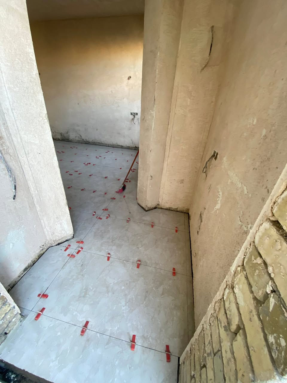 جزء من عملي كل مايخص السيراميك والبورسلين والمرمر ارضيات جدران سقوف درج 🏛️👷‍♂️🏛️للتواصل ***********📞
