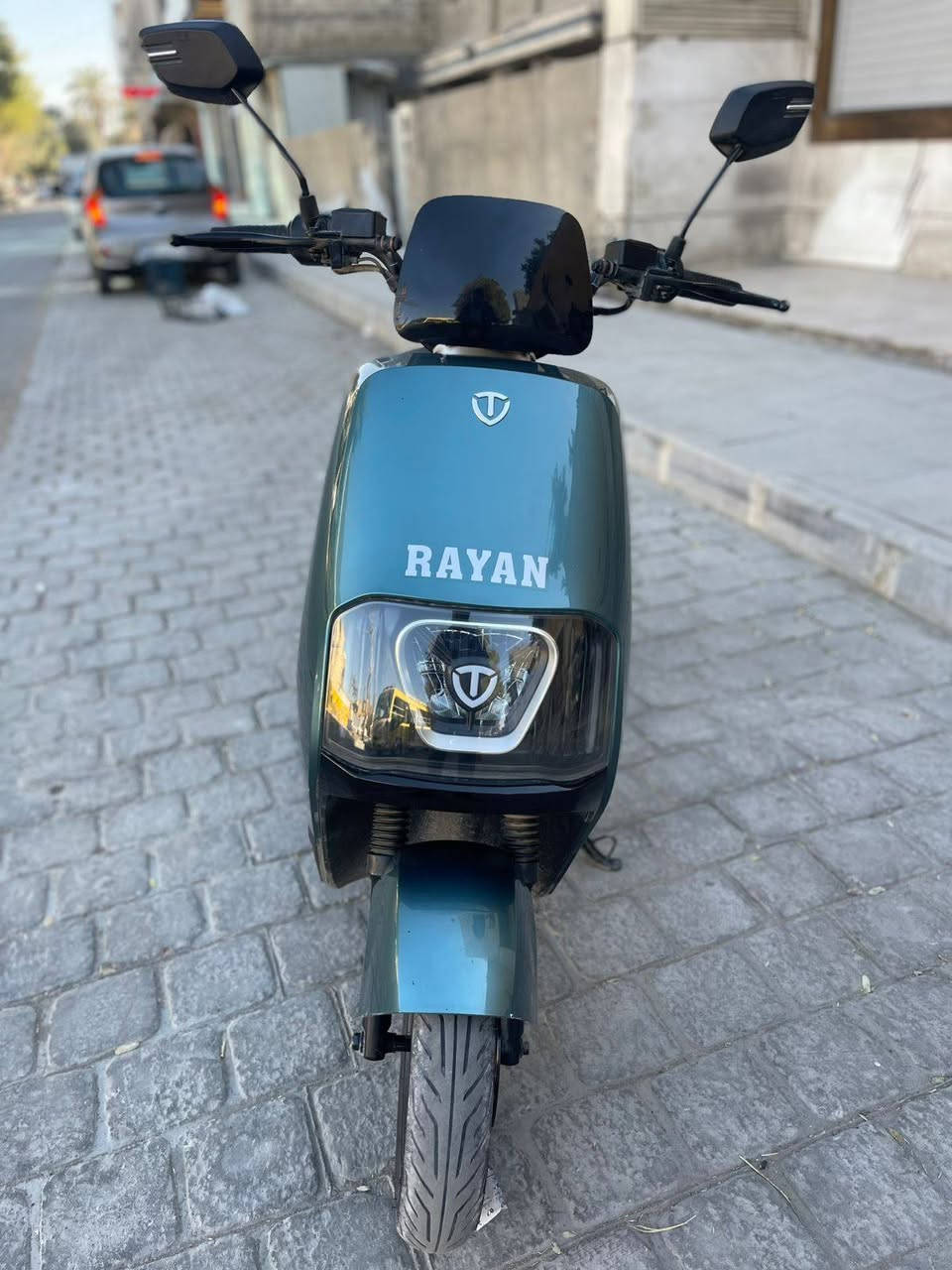 السلام عليكم  دراجه شحن للبيع فول نضافه  الدراجه بعدهه جديده عواني بغداد الجادريه هذه رقمي للتواصل ***********
