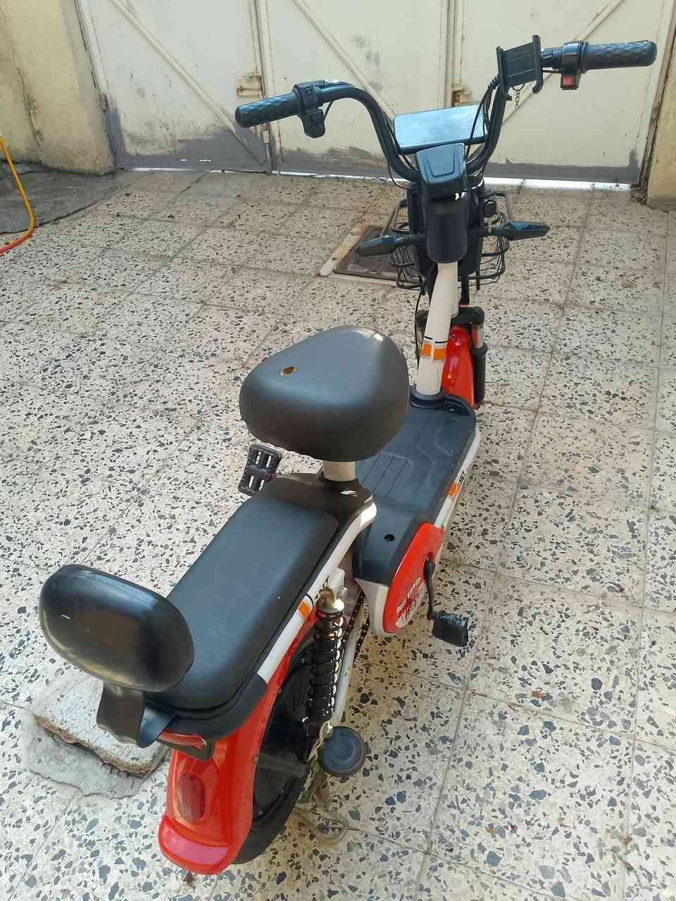 ماطور شحن متروك بدون بطاريات 70 وبي مجال فحم في فحم.
*********** بي واتساب.

***********

