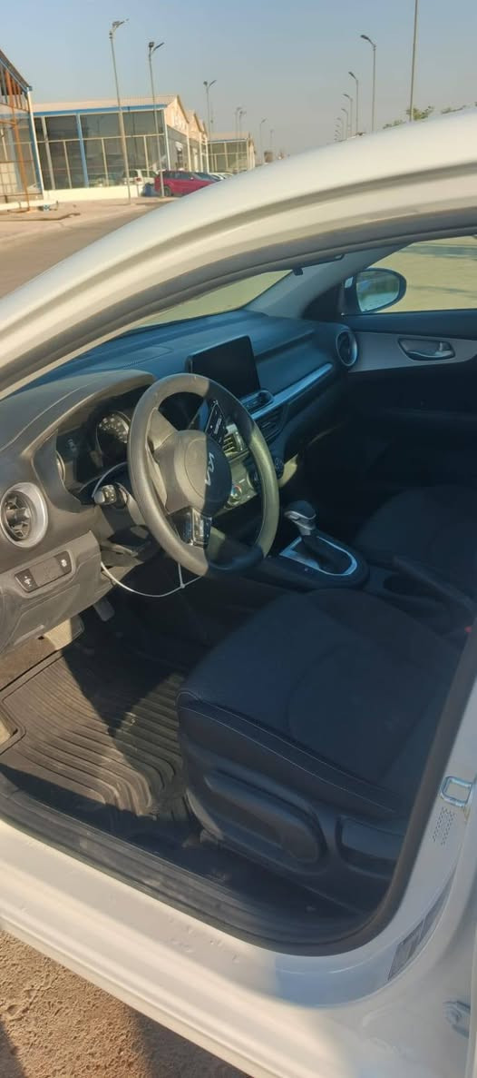 Kia Forte 2024
*السيارة حرة بدون رقم منفيس بسمي
سلام عليكم فورتي للبيع سيارة حادث خلفي بجم كبس على وضع الشركة بحالة الزيرو ماشية 699مايل حادث امبدل قبق جنطة نفس الون ابيض ومبدل حوض مال سبير خلفي مشتغليها شغل 1/1 دعامية بكلايتات كلة اصلي 
العنوان بغداد/رقم ***********
