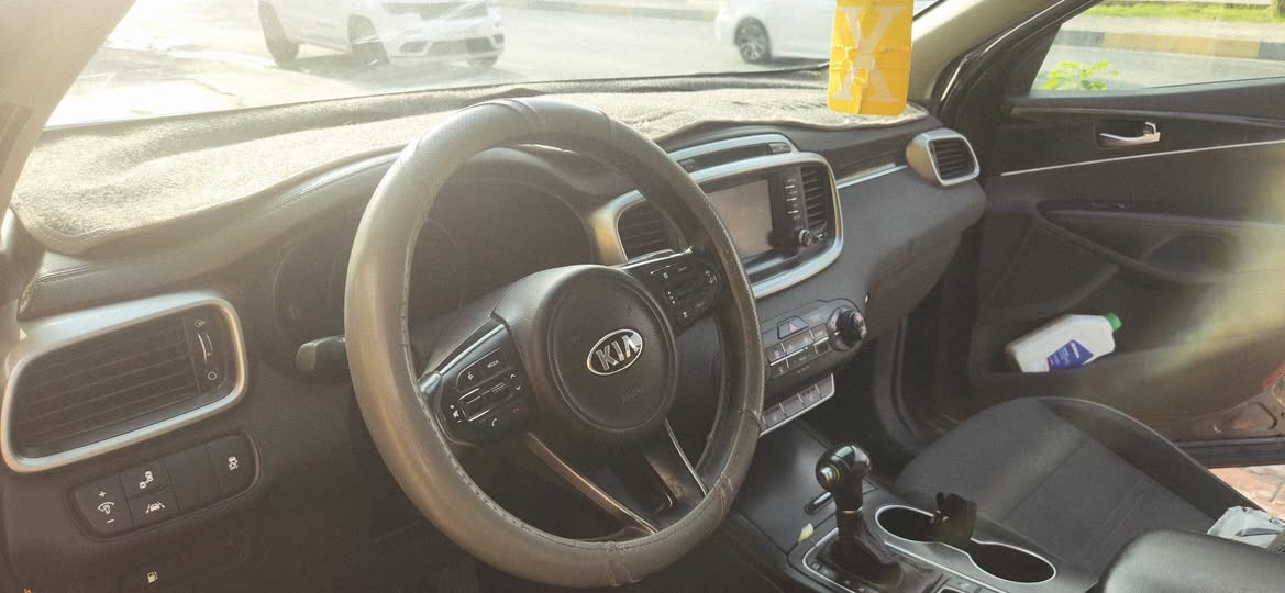 السلام عليكم ..
سورنتو ٢٠١٨ امريكي 
٦ سلندر مع ٧ راكب 
بدون ايرباك 
كير محرك تبريد مكفول 
مكان السيارة كربلاء 
للاتصال ***********
السعر ١٧٨ وبيه مجال
