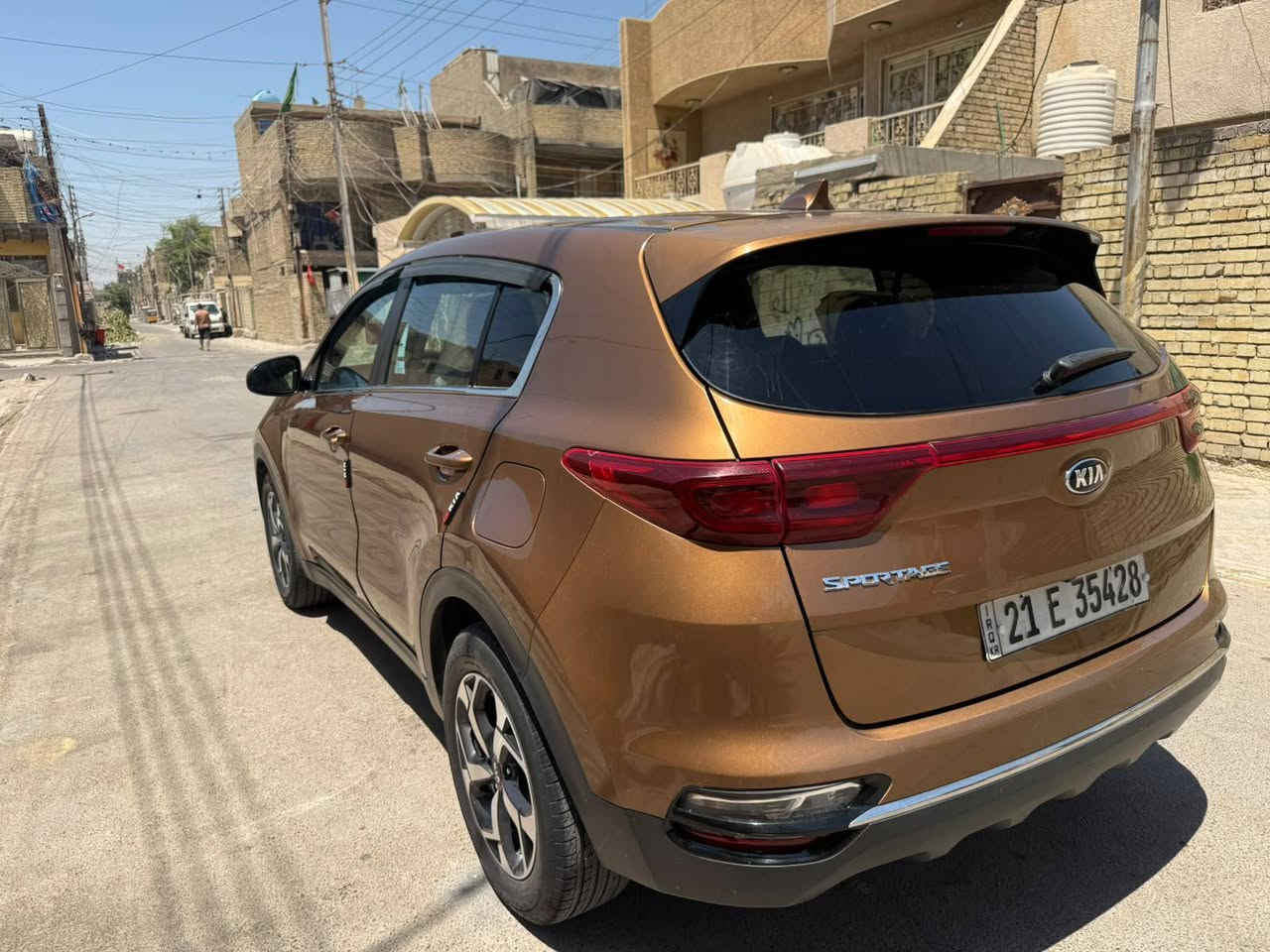 السلام عليكم كيا سبورتج 2020 وراد امريكي 
حادثها دعاميه اماميه فقط سياره جديده بمعني الكلمة 
بدون قطره صبغ أو تبديل أو فتح واستخدام شخصي 
محرك 2400 وكير كفاله من فتح 
تخم تاير صدر امامي خلفي وتبريد كله جديد 
سياره باسمي تحويل مباشر 
مكاني بغداد السعر 152 وبيها مجال 
‏‪***********‬‏
