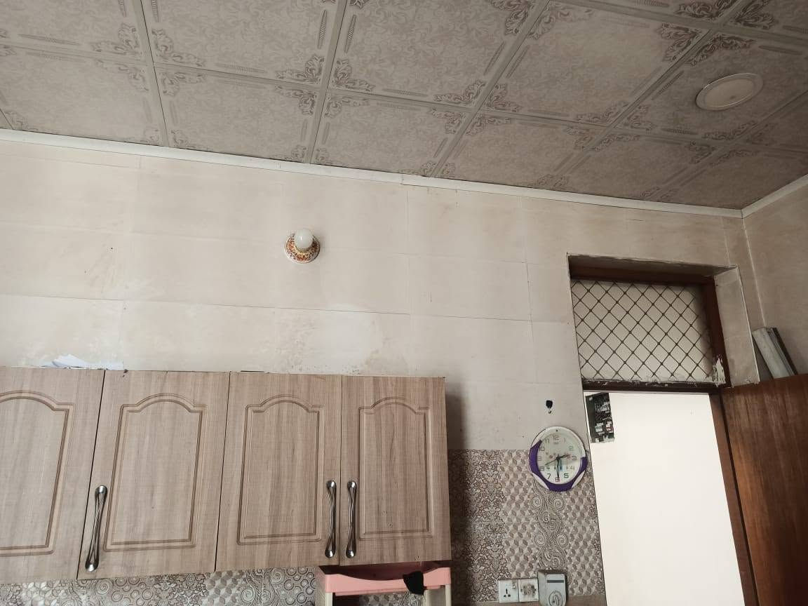 السلام عليكم
دار للبيع ... 
المساحة : ٣٠٠ متر 
العنوان : حلة _ ابي غرق _ مجمع ارض بابل 
يحتوي على غرفتين وصالة واستقبال ومطبخ ومجمع صحيات داخلية وتواليت خارجي 
الأرضية بورسلين شبابيك بيبان كله درجة أولى 
الواجهيه مرمر وحجر 
للاستفسار الاتصال على الرقم 
***********
أو خاص
