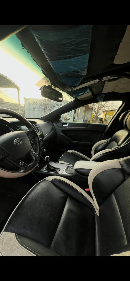 كيا كادينزا 2014
فول بدون فتحة بصمة تشغيل بصمة أبواب كاميرا امامية خلفية حساسات 360 درجة تحكم ستيرن تحكم خلفي مانع انزلاق مثبت سرعة تبريد تدفئة كشانة ومقود سقف ملكي بلادي صدر تايرات كلو جديد تبريد ثلج محرك 350 V6 شرط وگير شرط 
السعر 52 وبي مجال ***********
