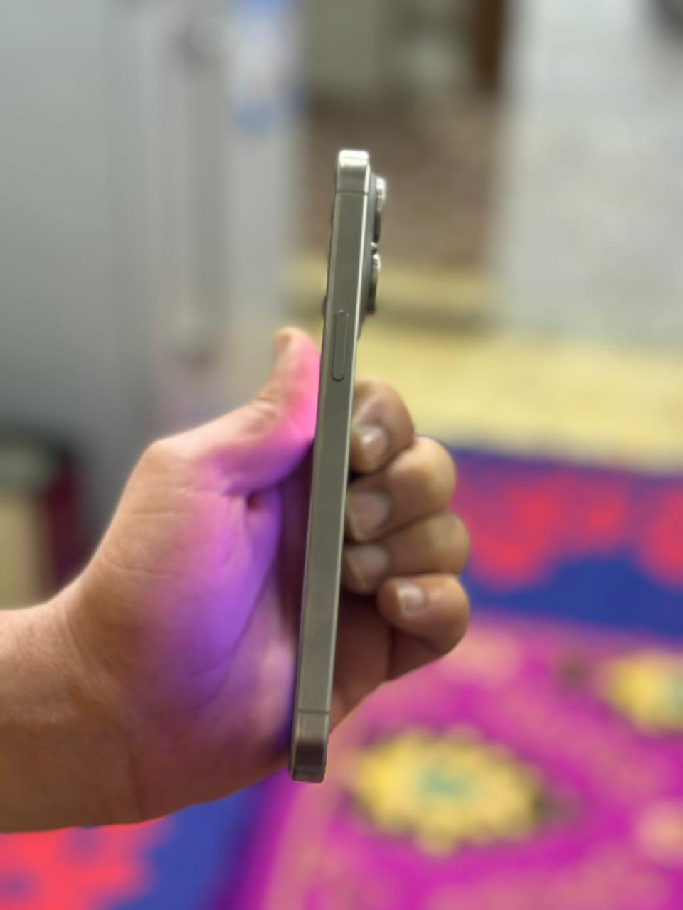 ايفون 15برو ماكس
نسخة الشرق الاوسط 
بطارية 90
جهاز نضافة ١٠٠/١٠٠
كارتونه موجودة مع كيبل الاصلي 
وترو برف وين معجبك تفحص شرط مع كارت الضمان 
السعر /مليون و١٠٠
مكاني نجف تواصل خاص 
الرقم ***********
