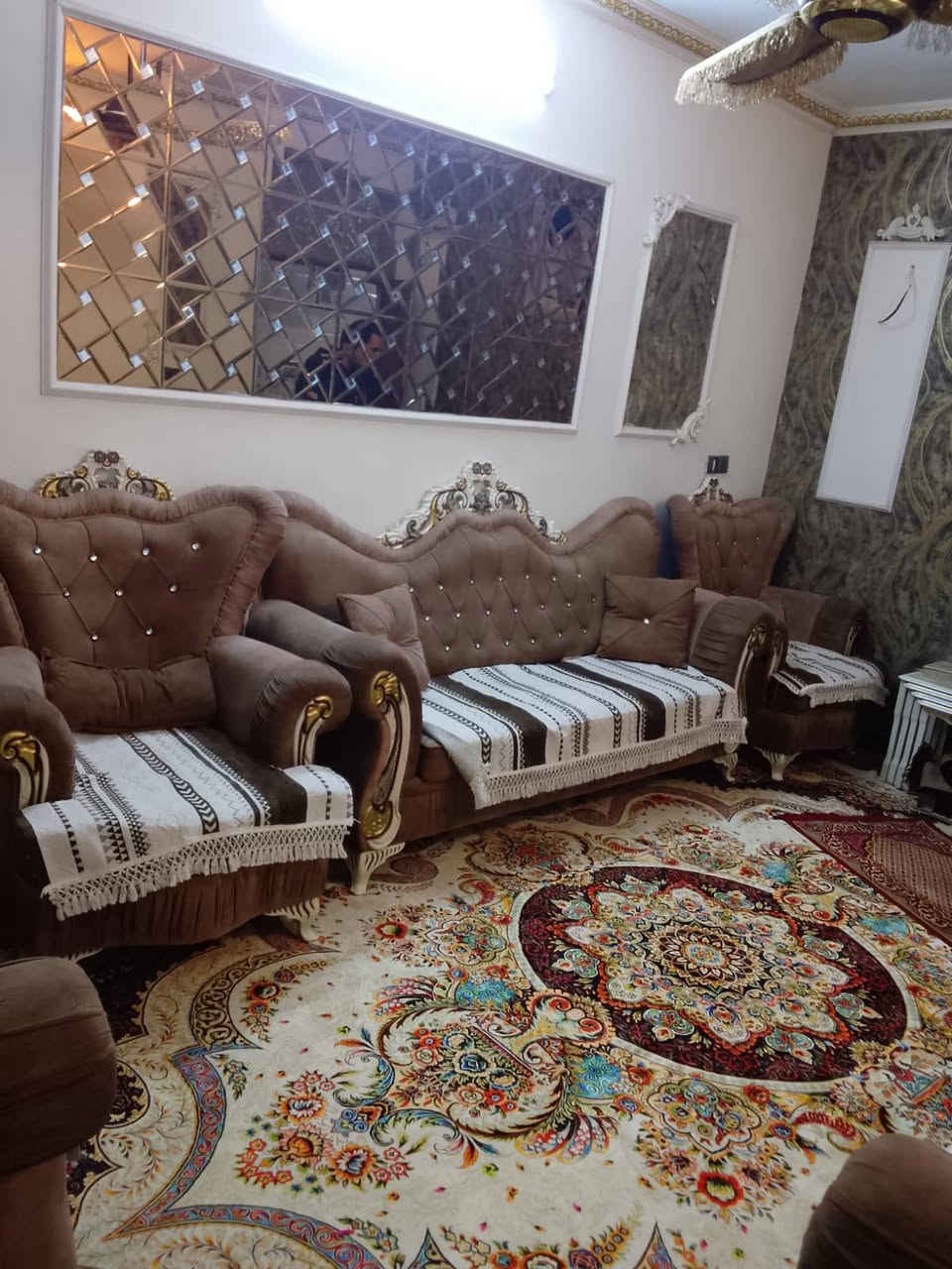 سلام عليكم
تخم للبيع 10 مقاعد نضافه100/100 مع 4 طبلات وافراش ارضيه نضافه 100/100 سعر 500 الف وبي مجال واللاستفسار
***********
