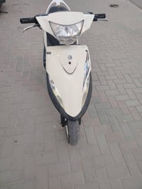 دراجه ماكس عدله للبيع صار شهرين طالعه حاويه السعر ٨٠٠ ٠٧٨٠٥٩٣٣٨٨٧