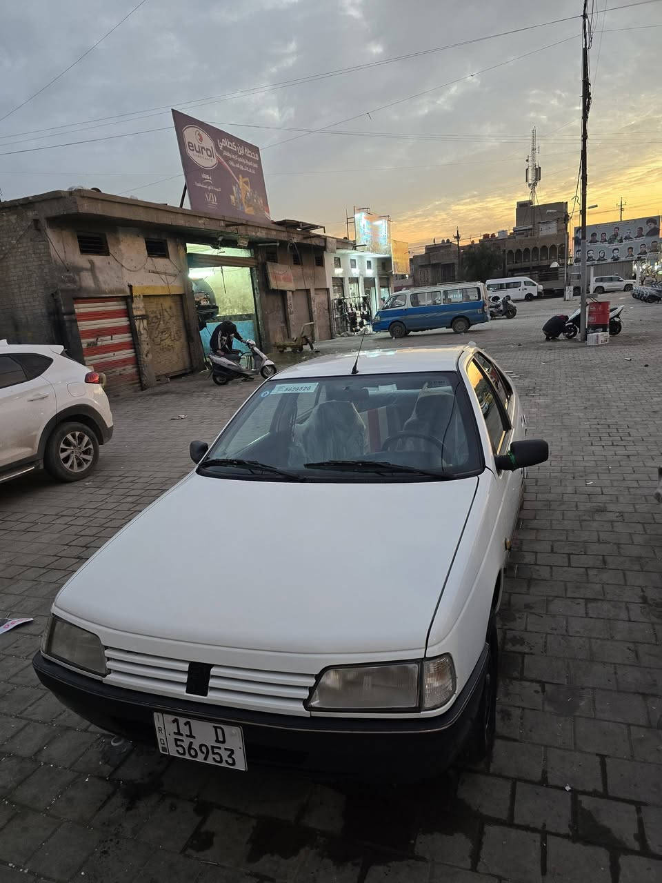 سلام عليكم بيجو باص مكفول مديل تسعه سعر٦٢ بكان سيار مدينة الصدر ***********
