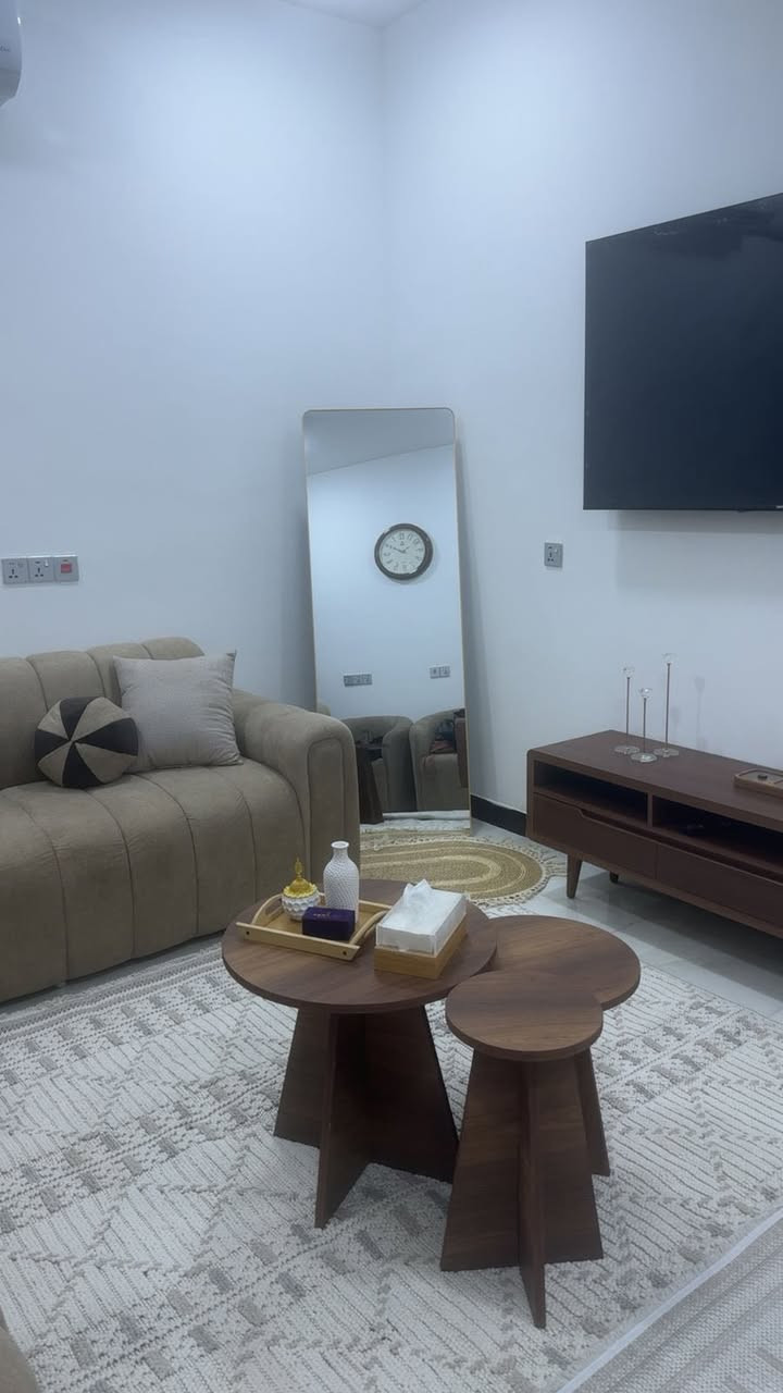 دار للبيع مجمع العدل الاول شارع المشجر وقريب ع شارع عام  مساحة 50 متر الاستفسار ***********
